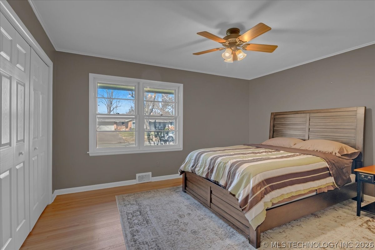 2706 E 57th Street Property Photo 48