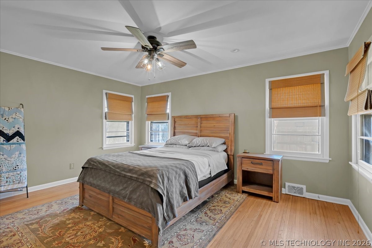 2706 E 57th Street Property Photo 52