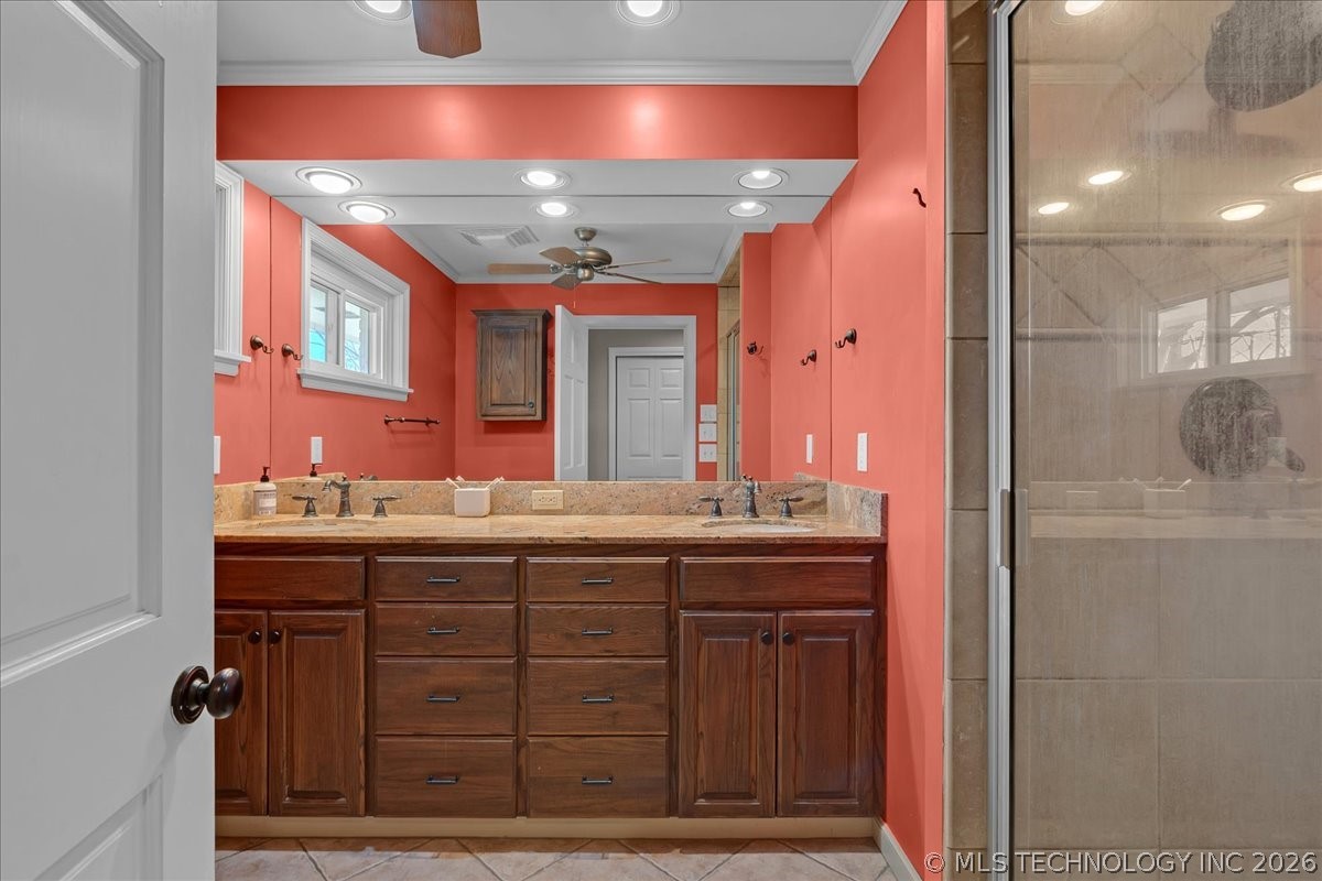 2706 E 57th Street Property Photo 53