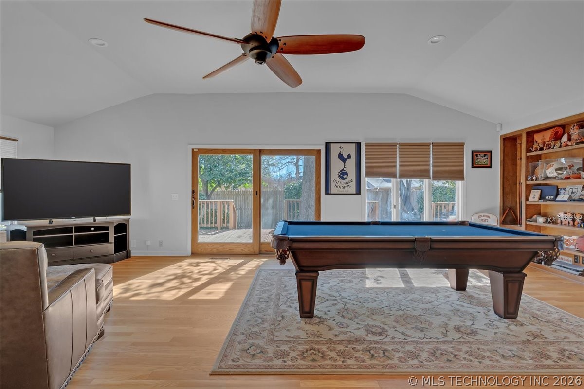 2706 E 57th Street Property Photo 59