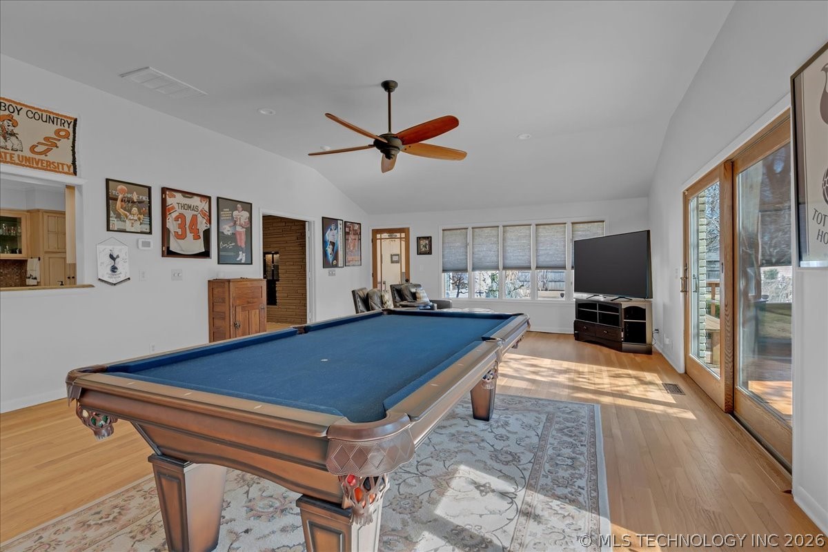 2706 E 57th Street Property Photo 60