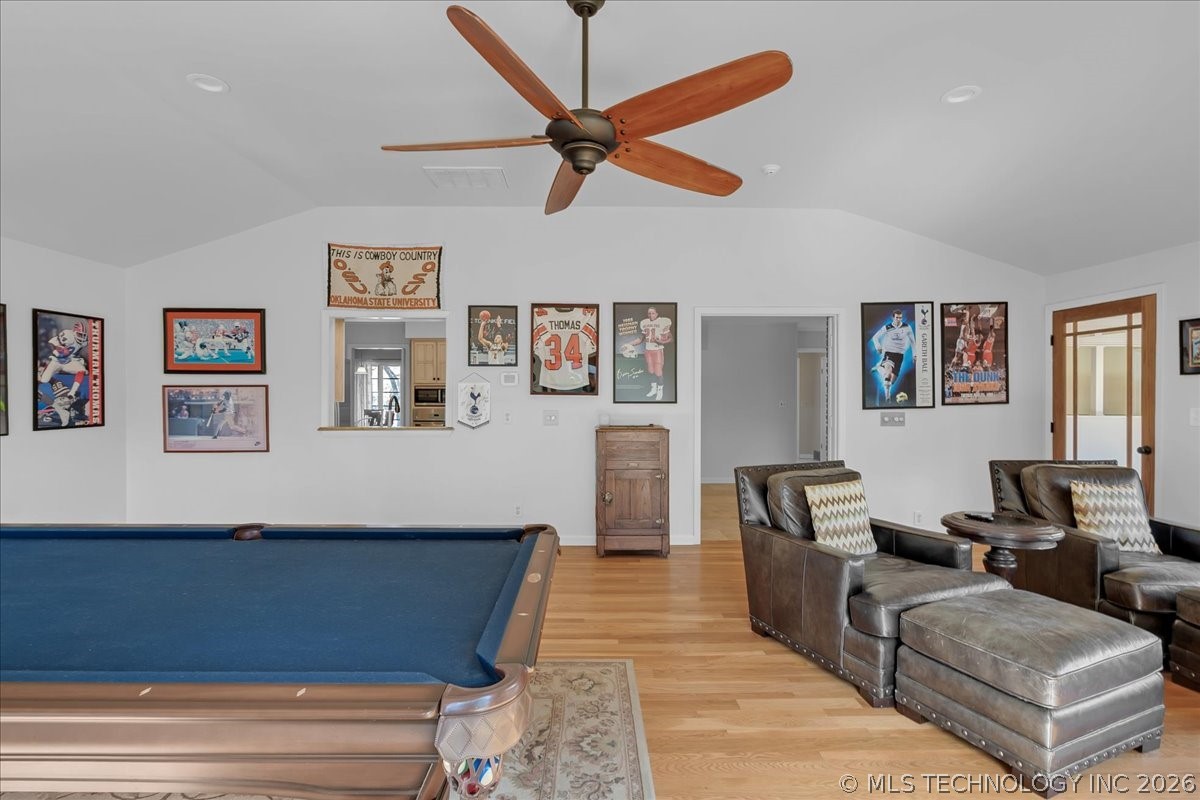 2706 E 57th Street Property Photo 65