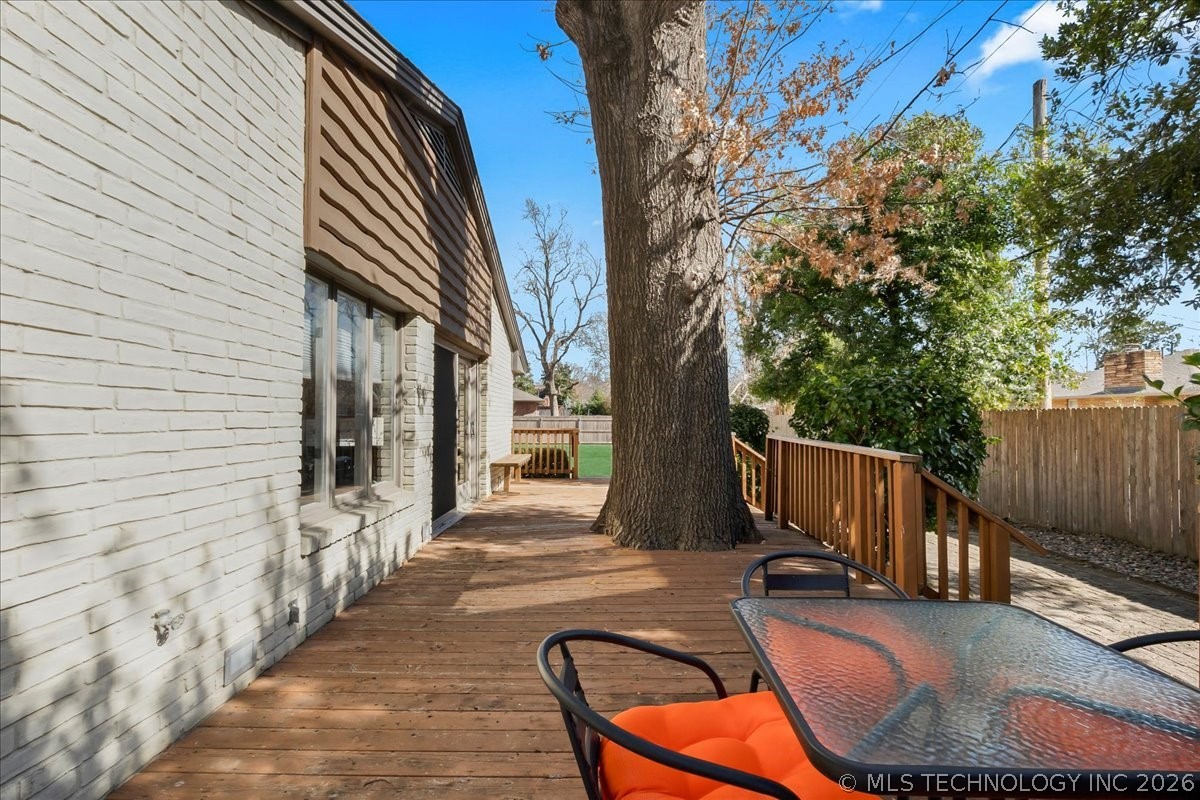 2706 E 57th Street Property Photo 68