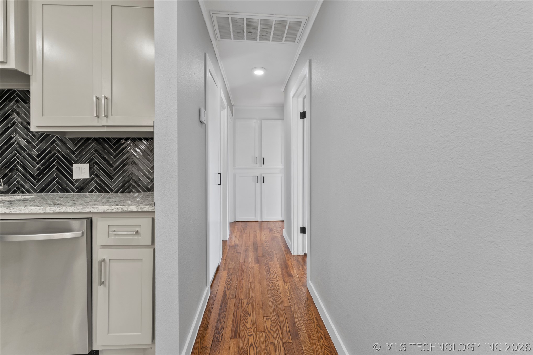 2059 E Young Place Property Photo 15