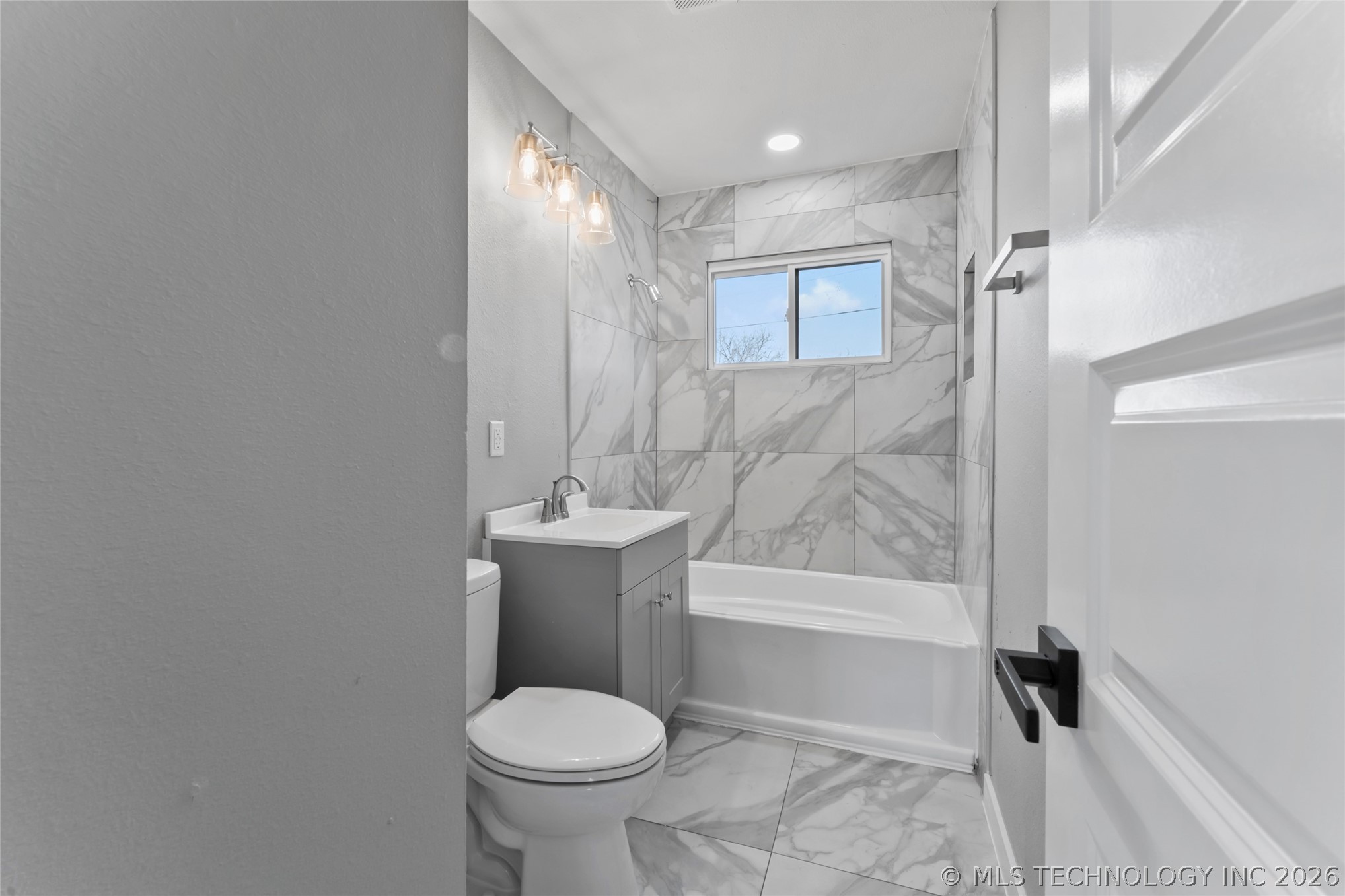 2059 E Young Place Property Photo 19