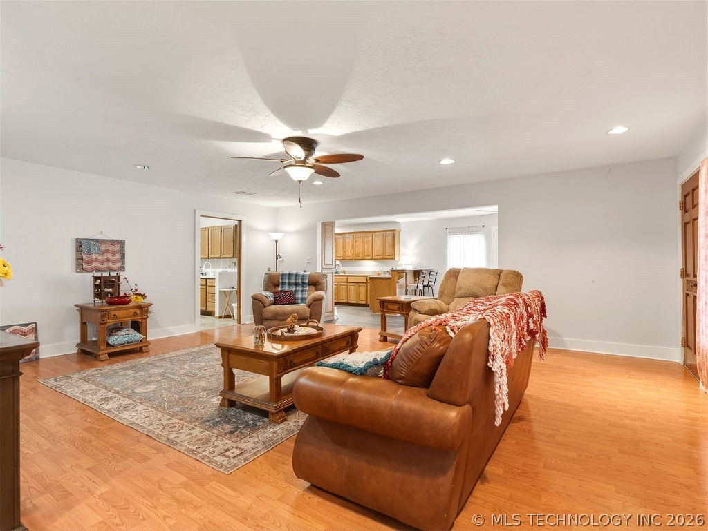 222 Country Club Road Property Photo 6