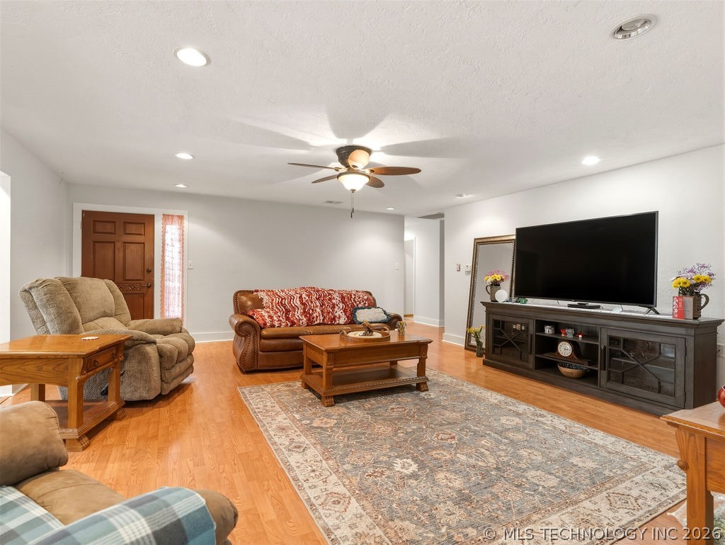 222 Country Club Road Property Photo 7