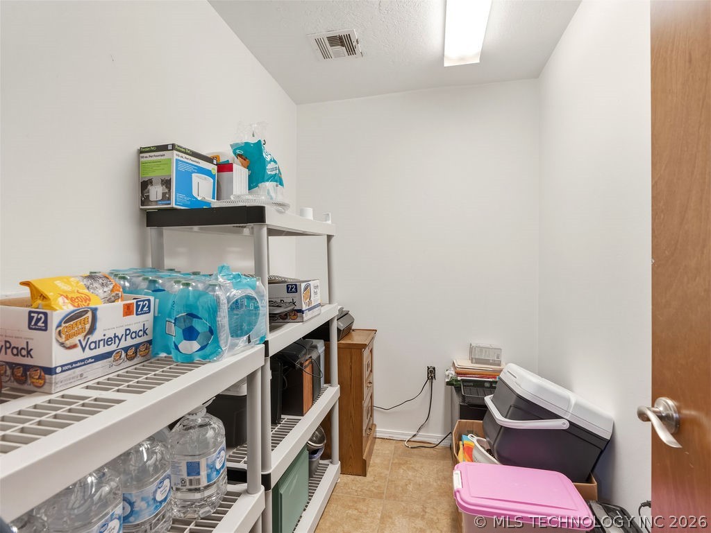 222 Country Club Road Property Photo 17