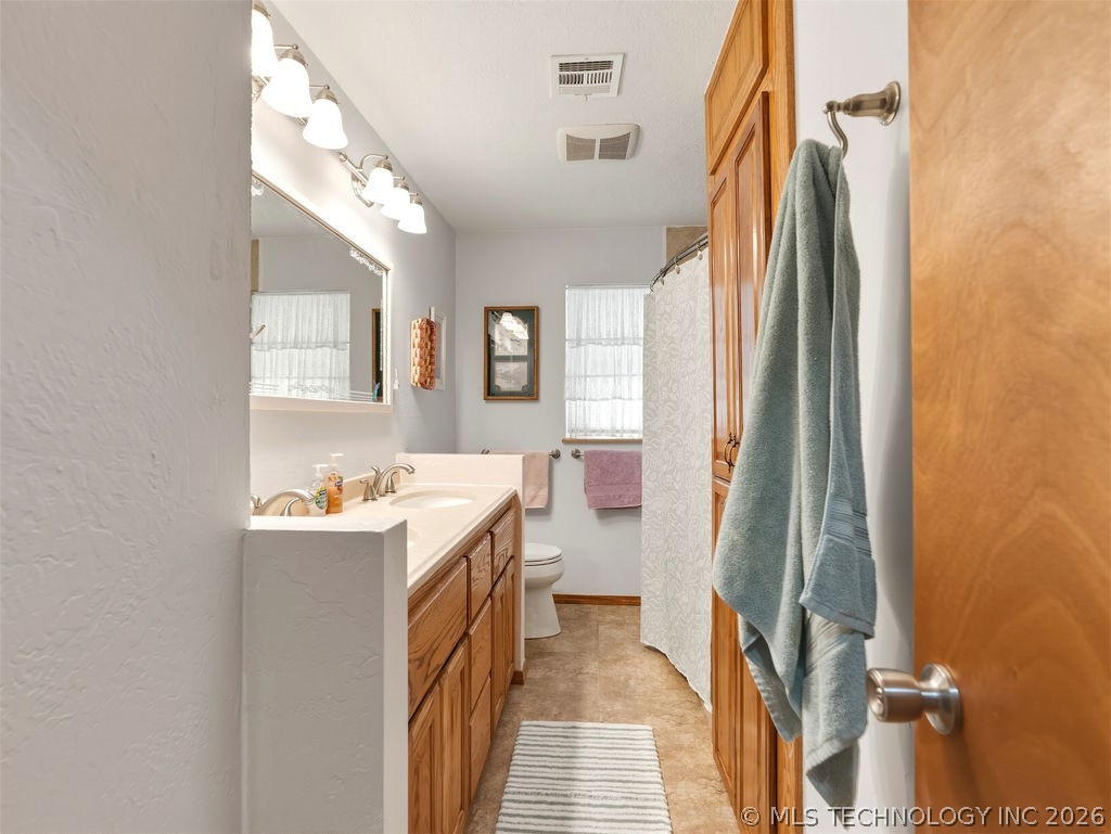 222 Country Club Road Property Photo 25