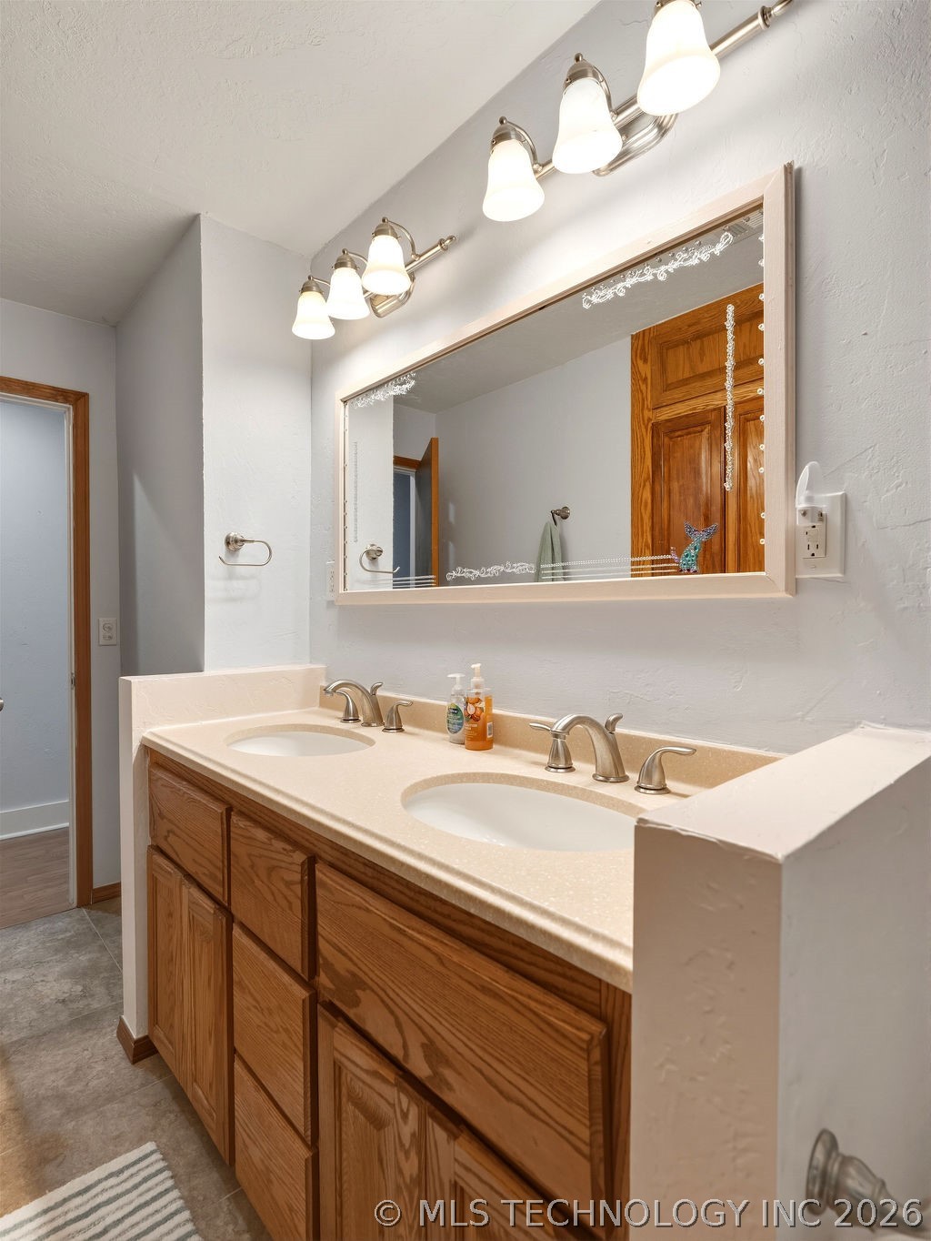 222 Country Club Road Property Photo 27