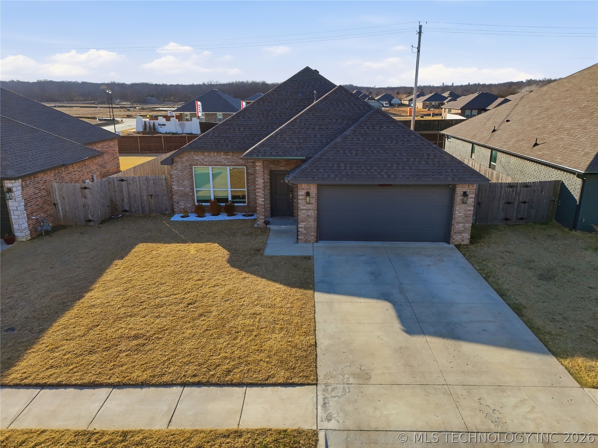 10914 S 274th East Avenue Property Photo 2