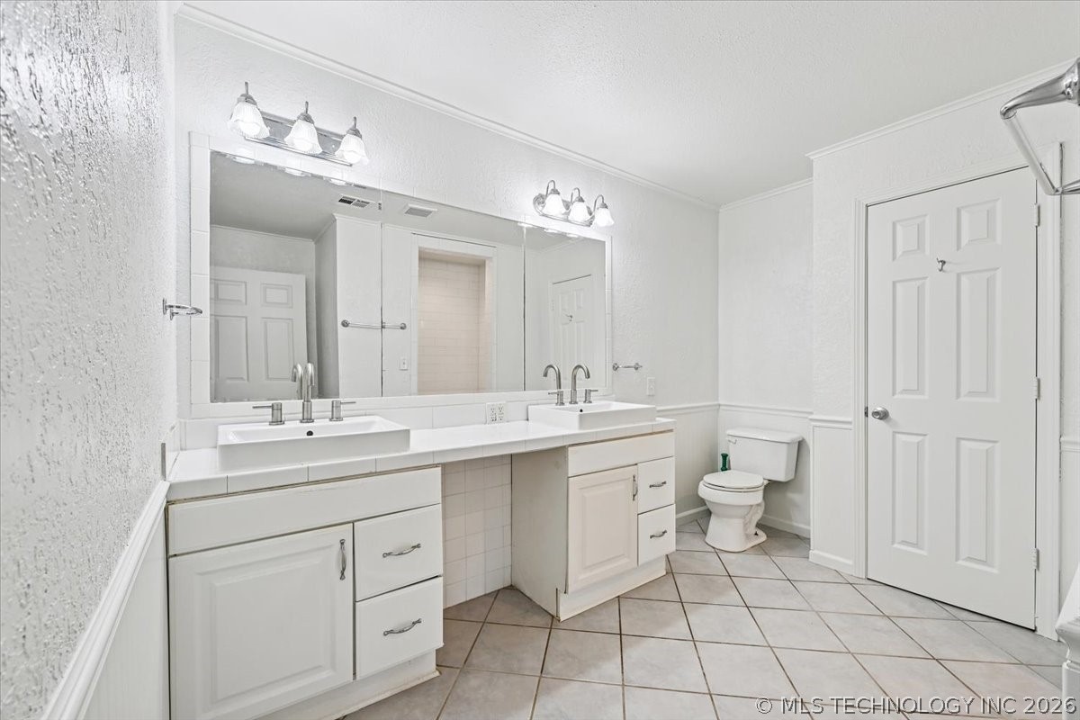 3342 E 30th Street Property Photo 18