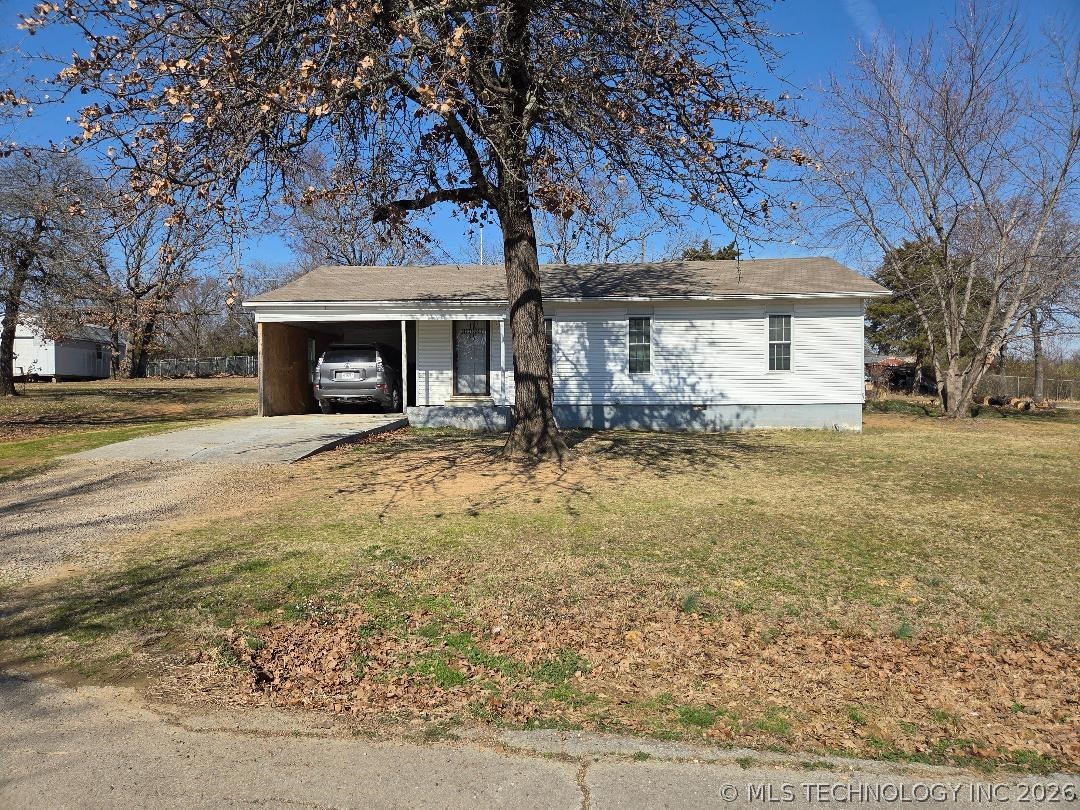 1104 Hilldale Drive Property Photo 2