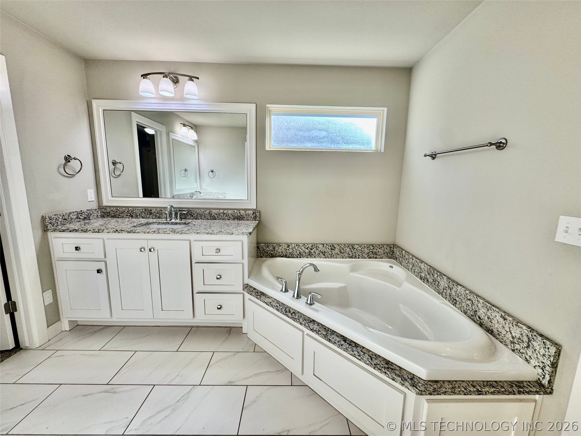 4224 S 185th East Avenue Property Photo 20