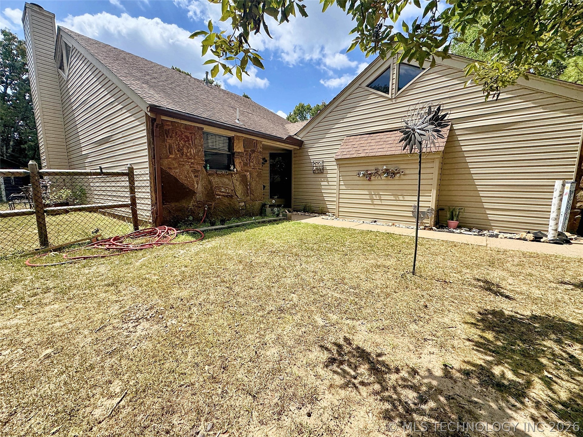 105 Summit Ridge Drive Property Photo 1