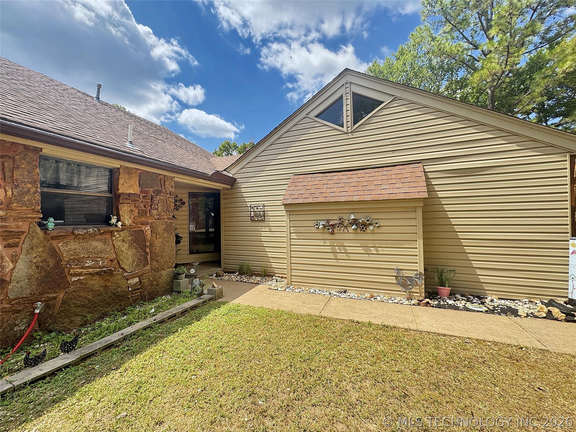 105 Summit Ridge Drive Property Photo 13