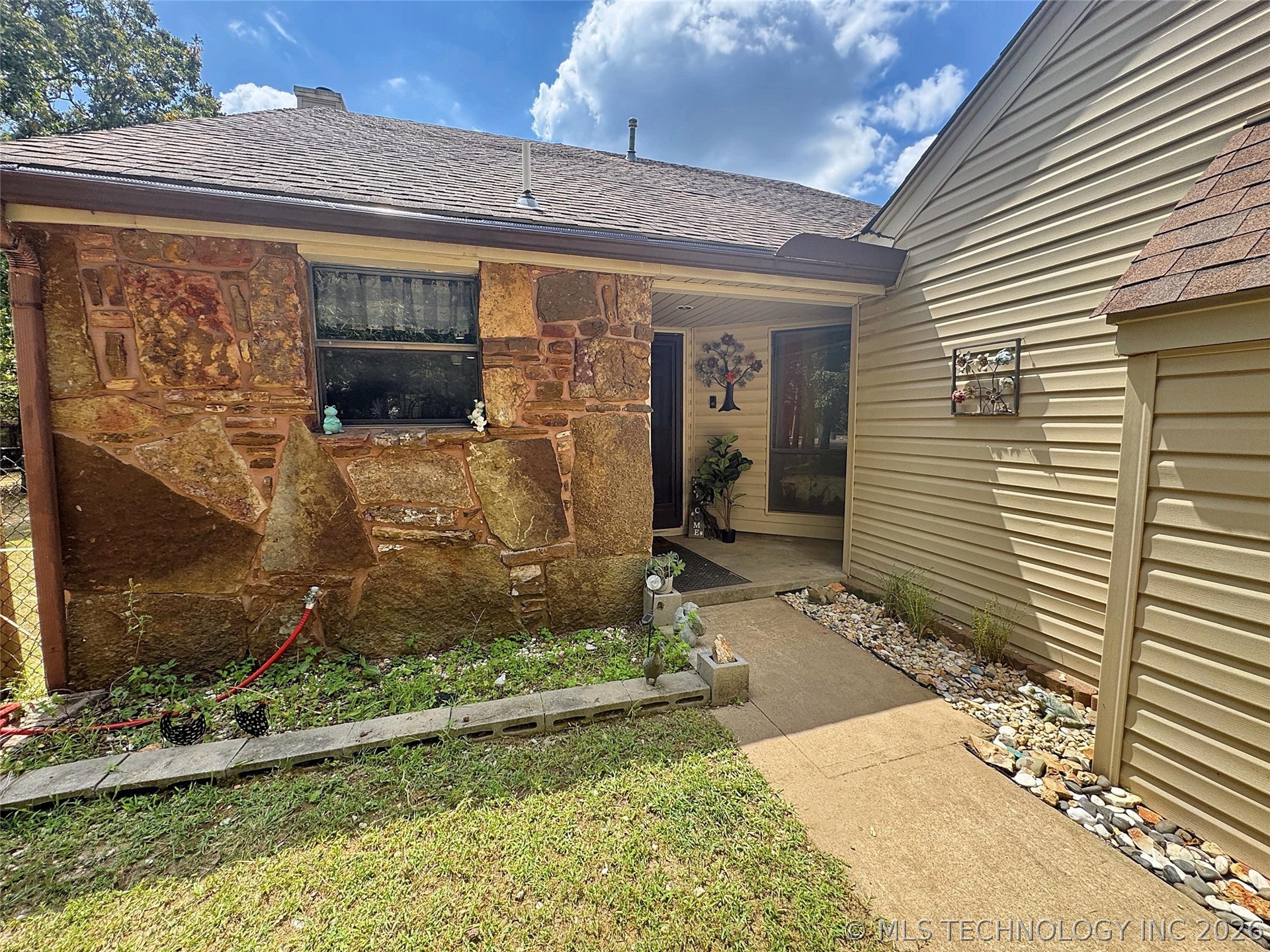 105 Summit Ridge Drive Property Photo 14