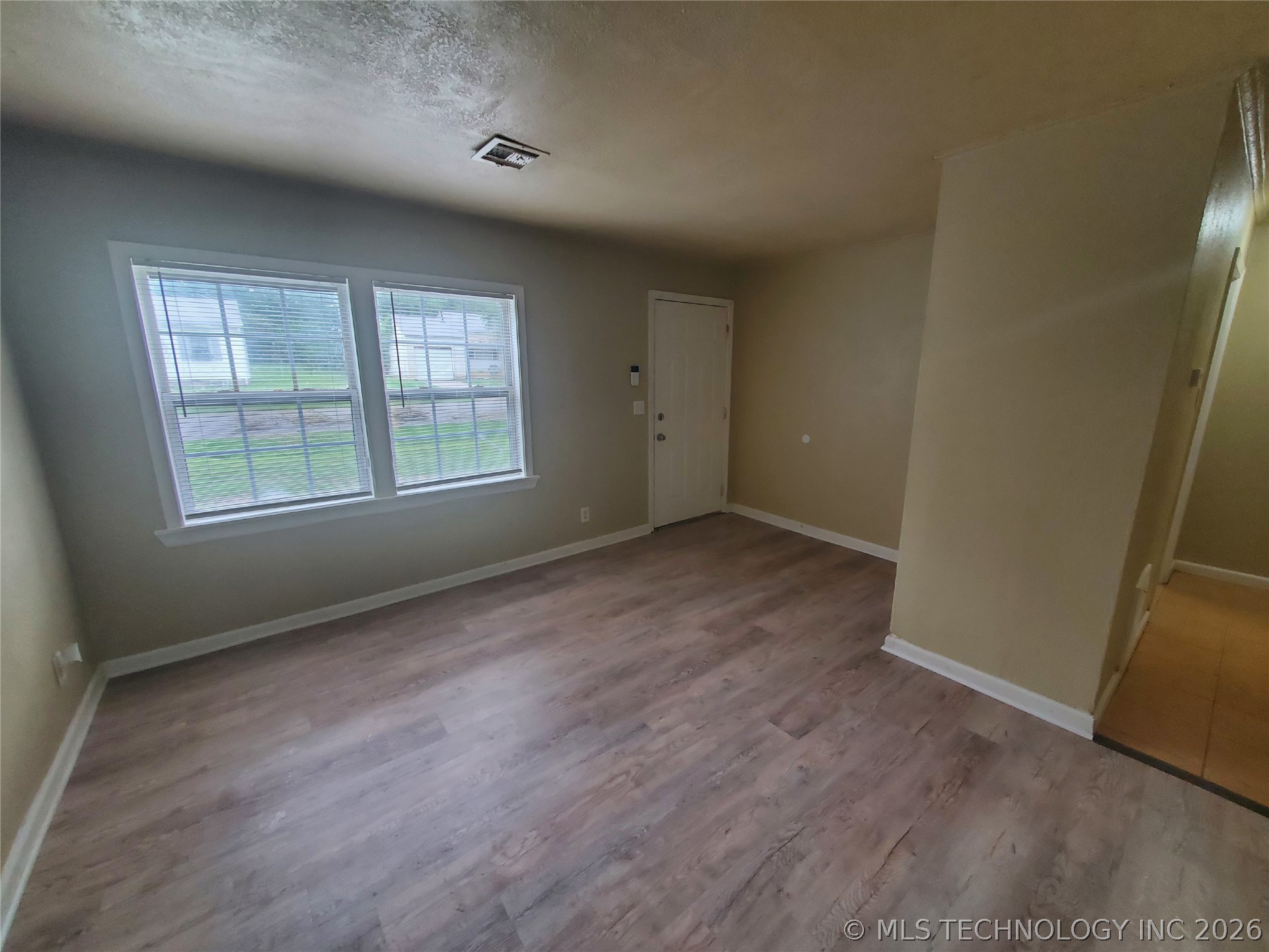 4842 N Johnstown Avenue Property Photo 4