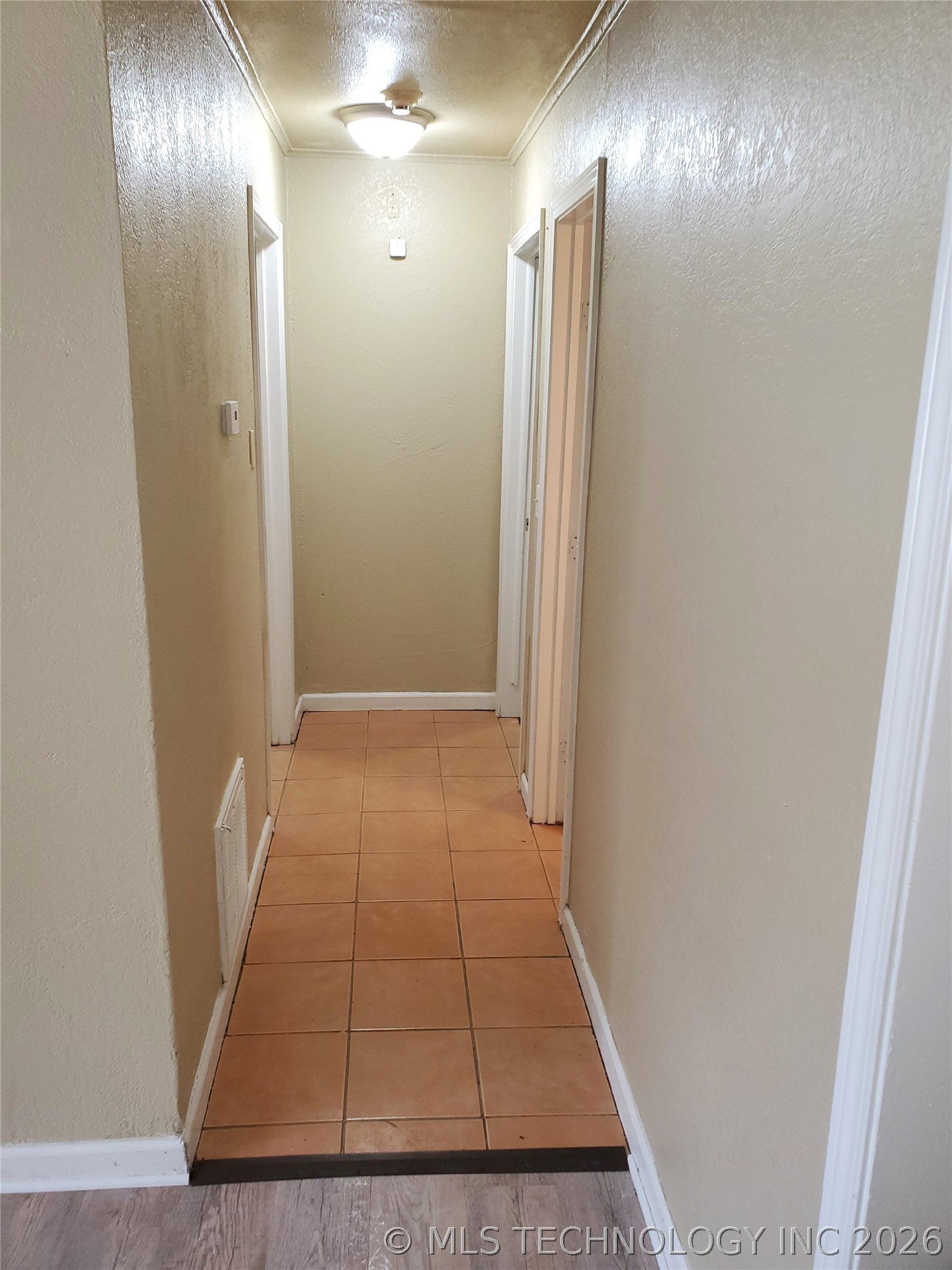 4842 N Johnstown Avenue Property Photo 9