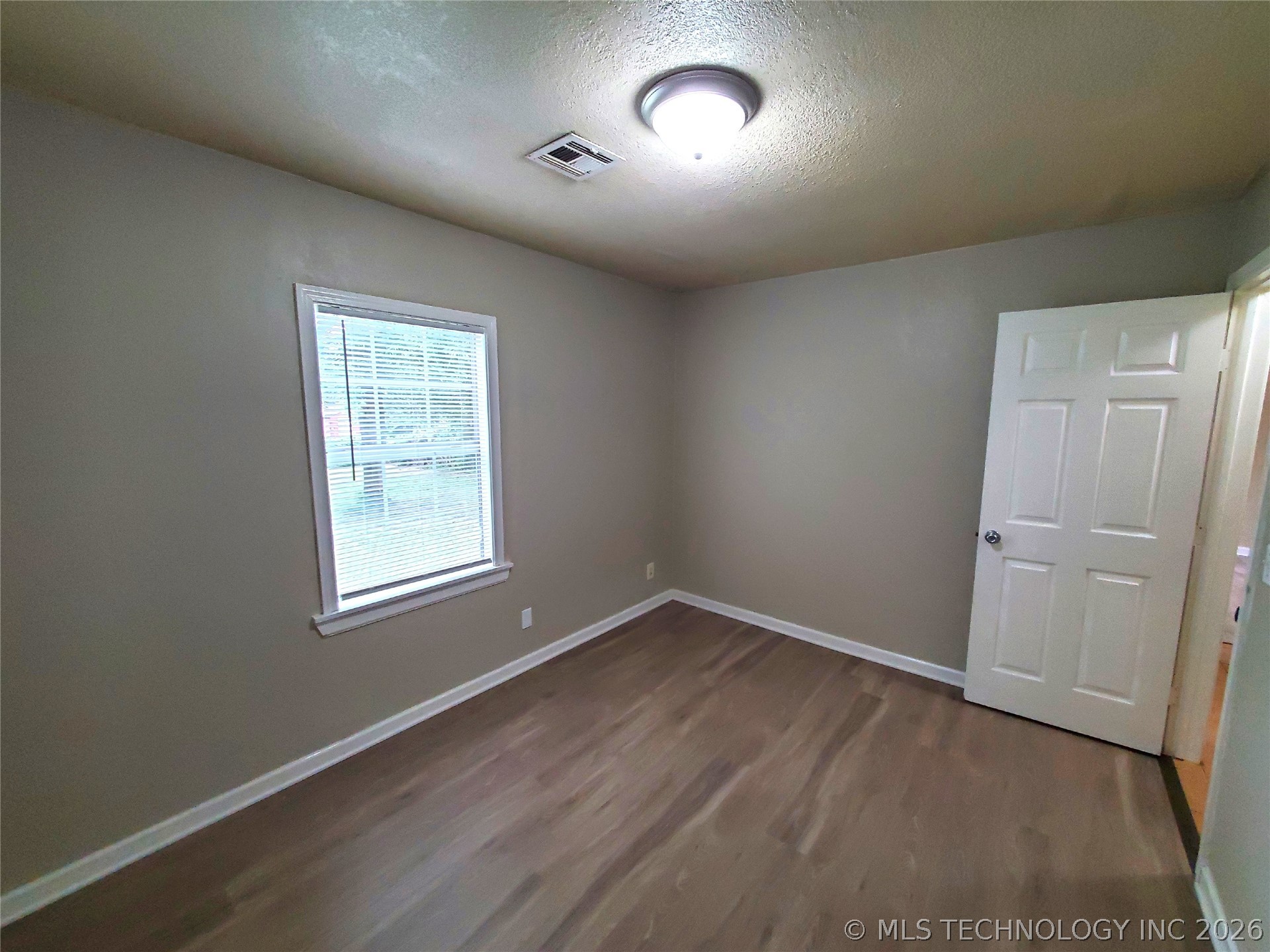 4842 N Johnstown Avenue Property Photo 10