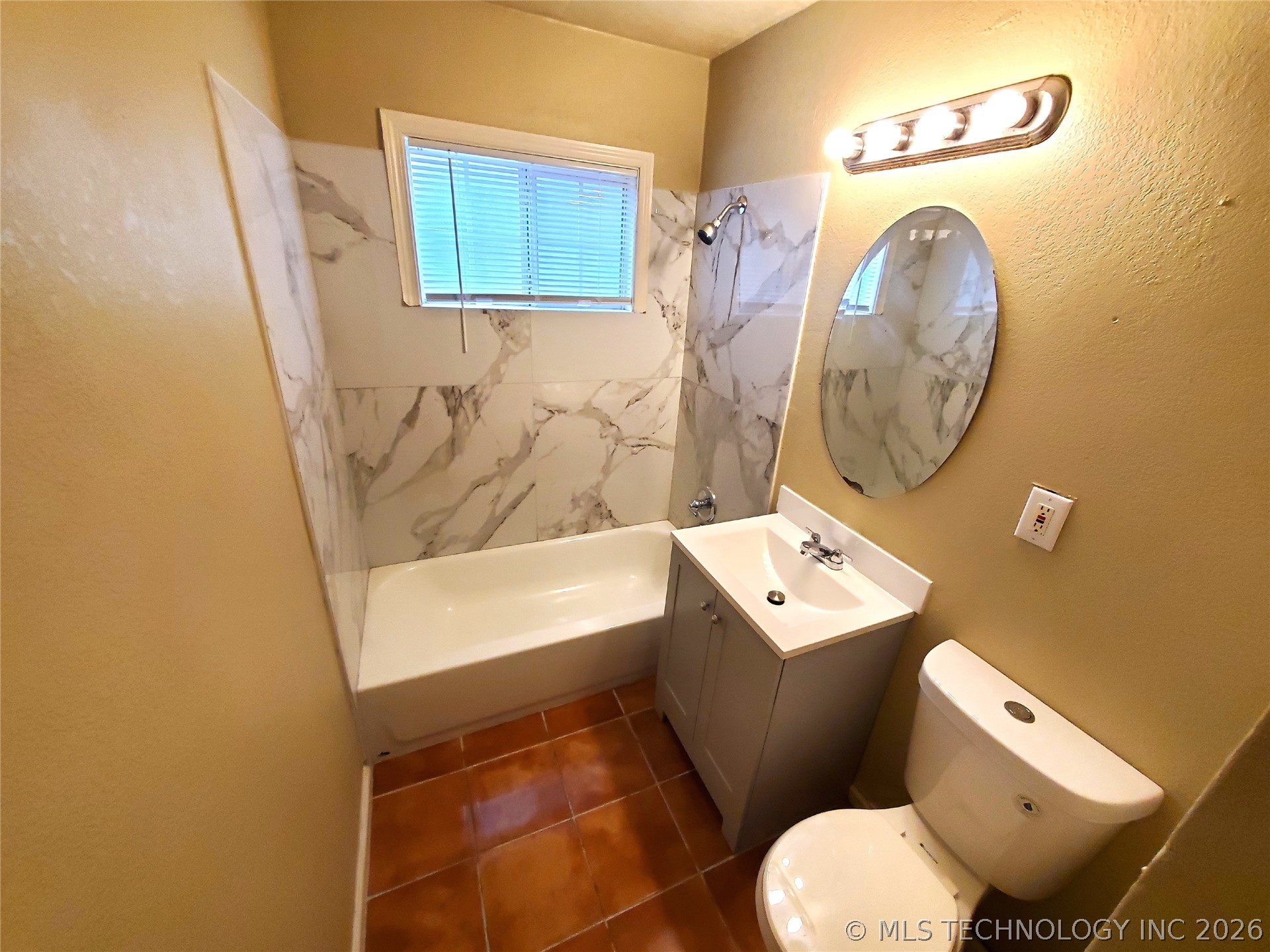 4842 N Johnstown Avenue Property Photo 12