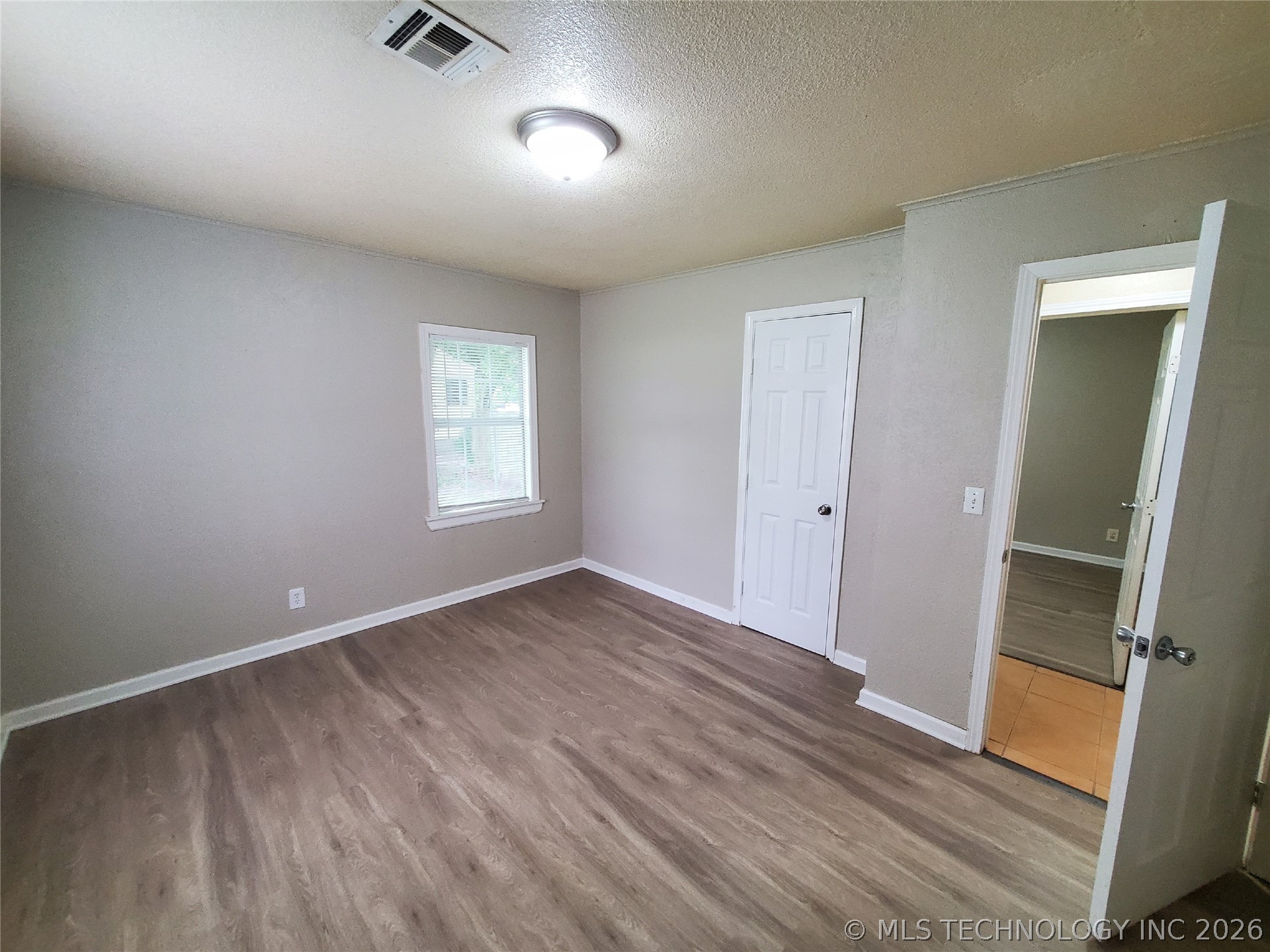 4842 N Johnstown Avenue Property Photo 16
