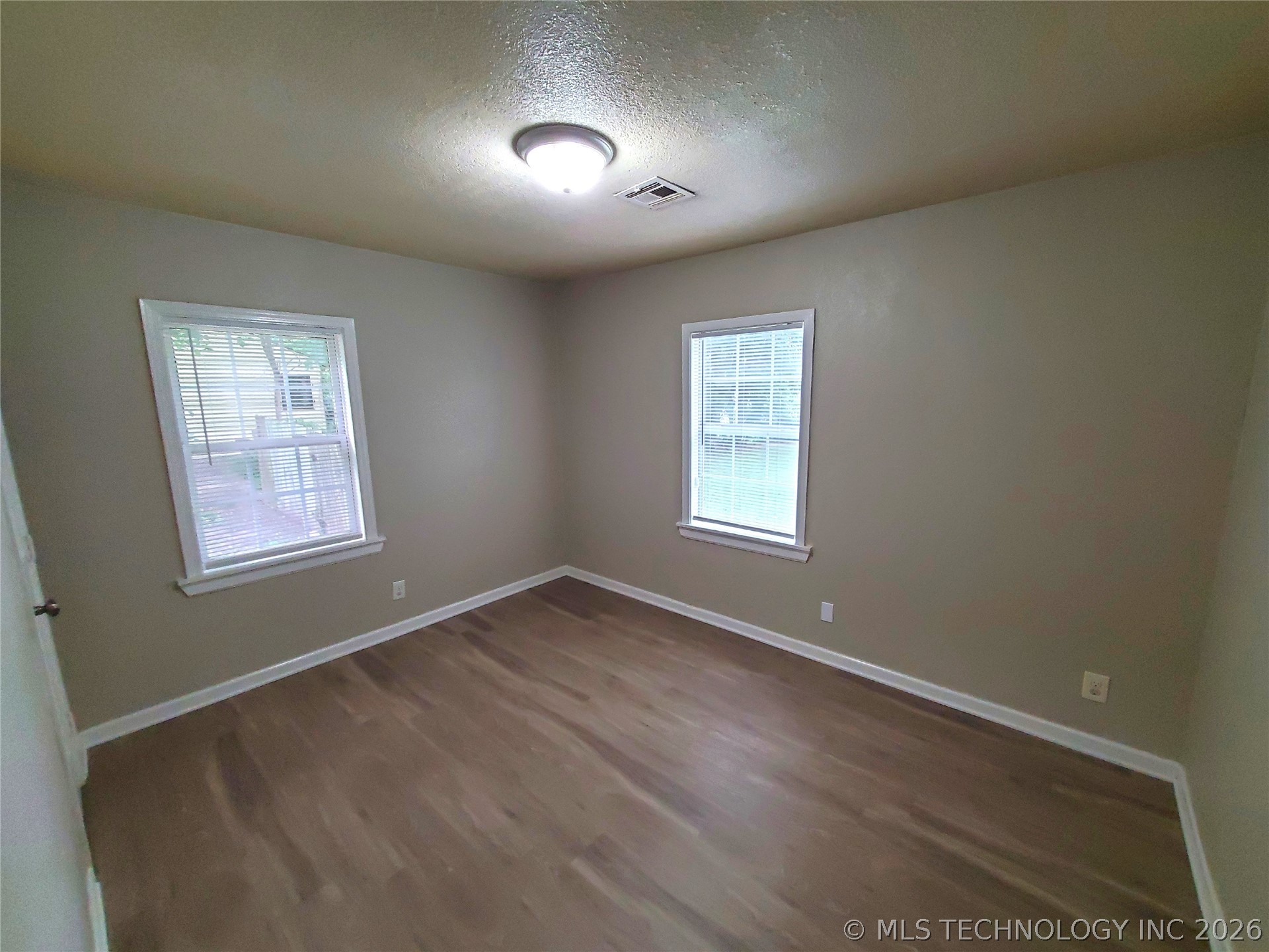 4842 N Johnstown Avenue Property Photo 17
