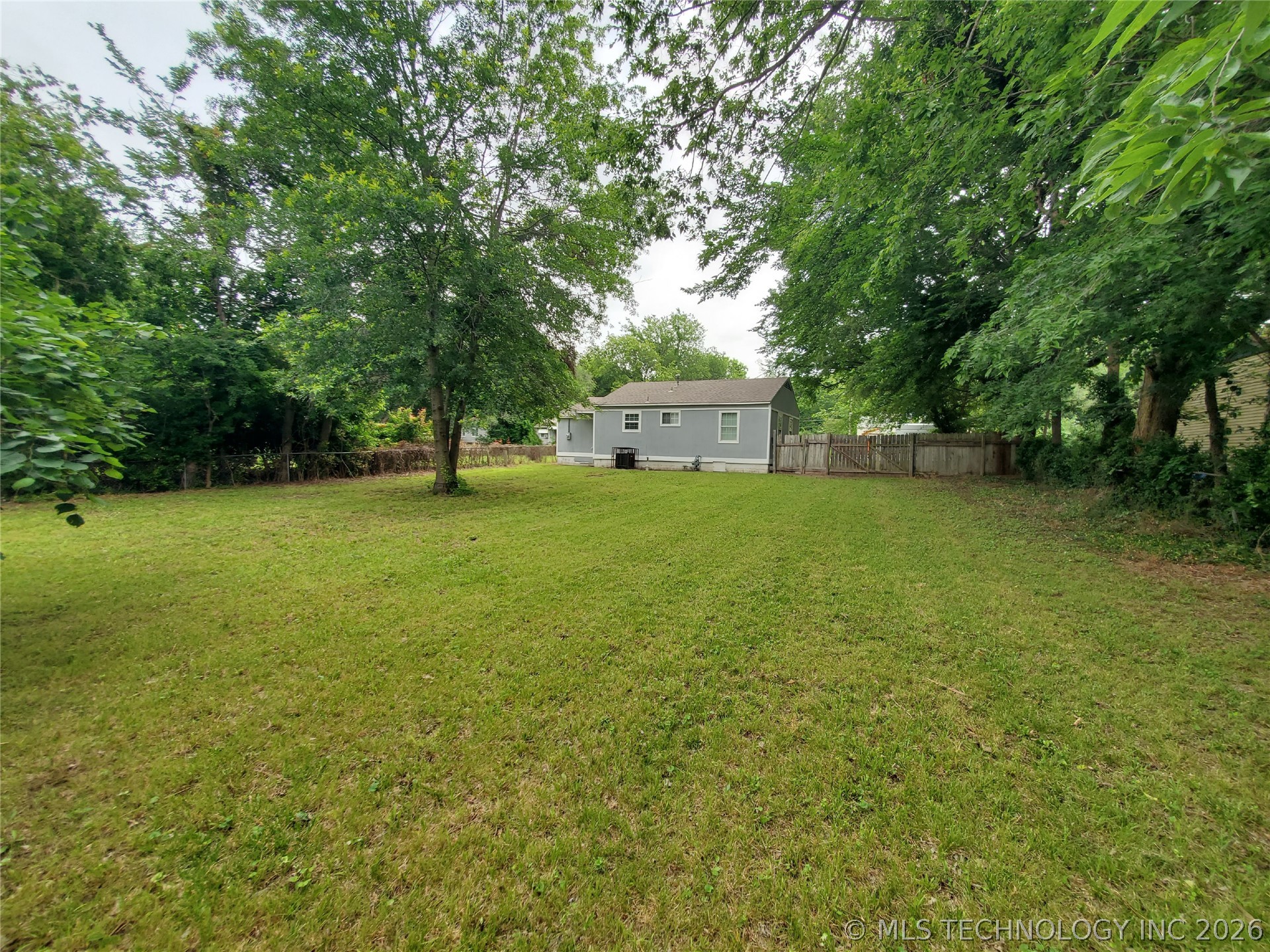 4842 N Johnstown Avenue Property Photo 24