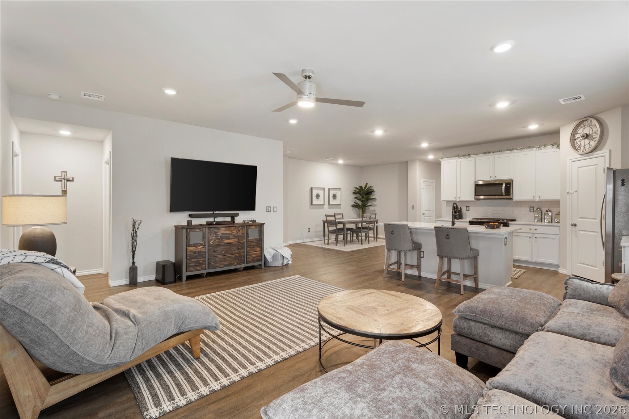 6423 Goldenrod Lane Property Photo 7