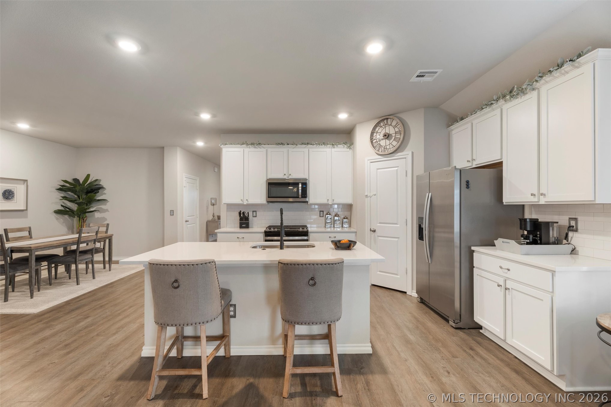 6423 Goldenrod Lane Property Photo 8