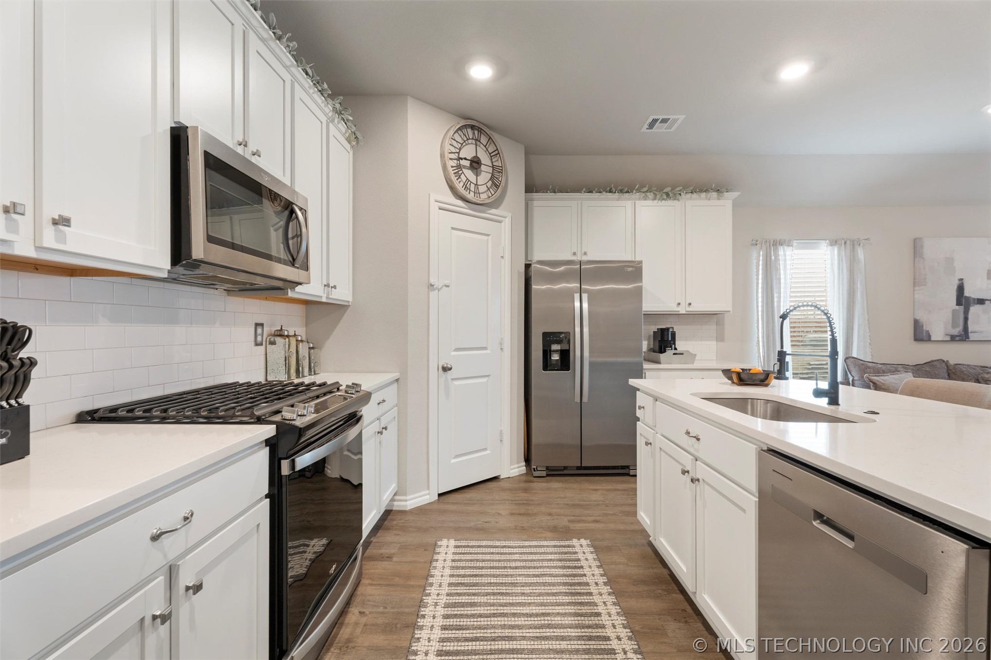 6423 Goldenrod Lane Property Photo 9