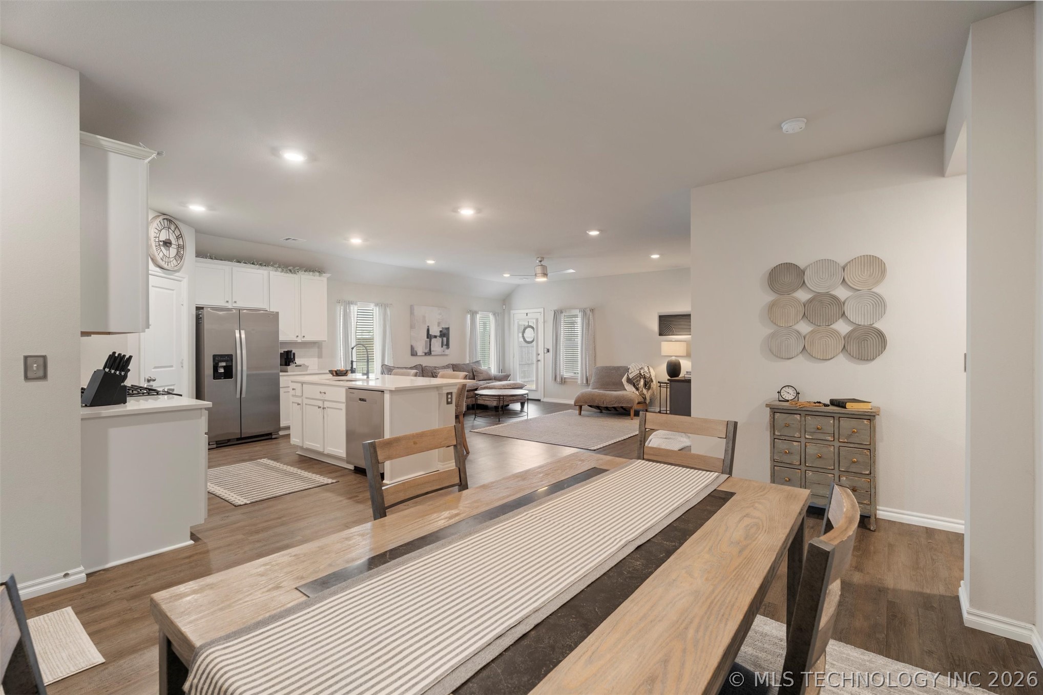 6423 Goldenrod Lane Property Photo 10