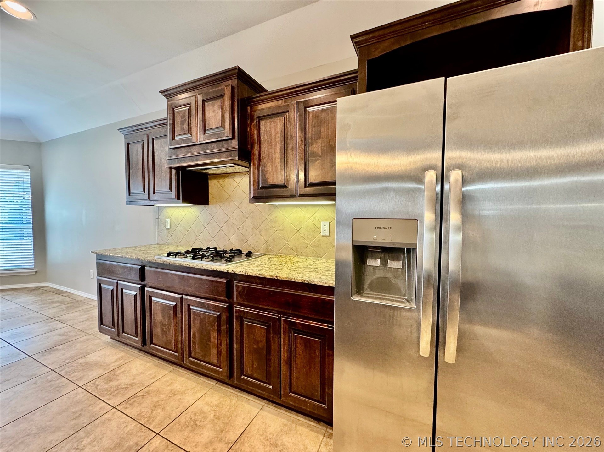 4405 N Oak Avenue Property Photo 10
