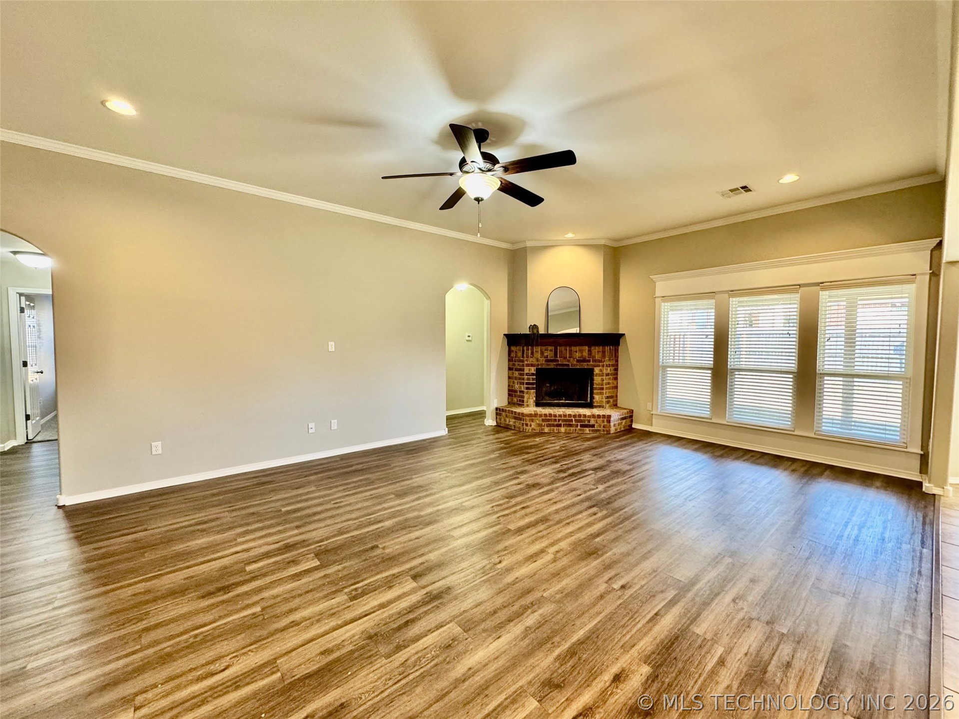 4405 N Oak Avenue Property Photo 16
