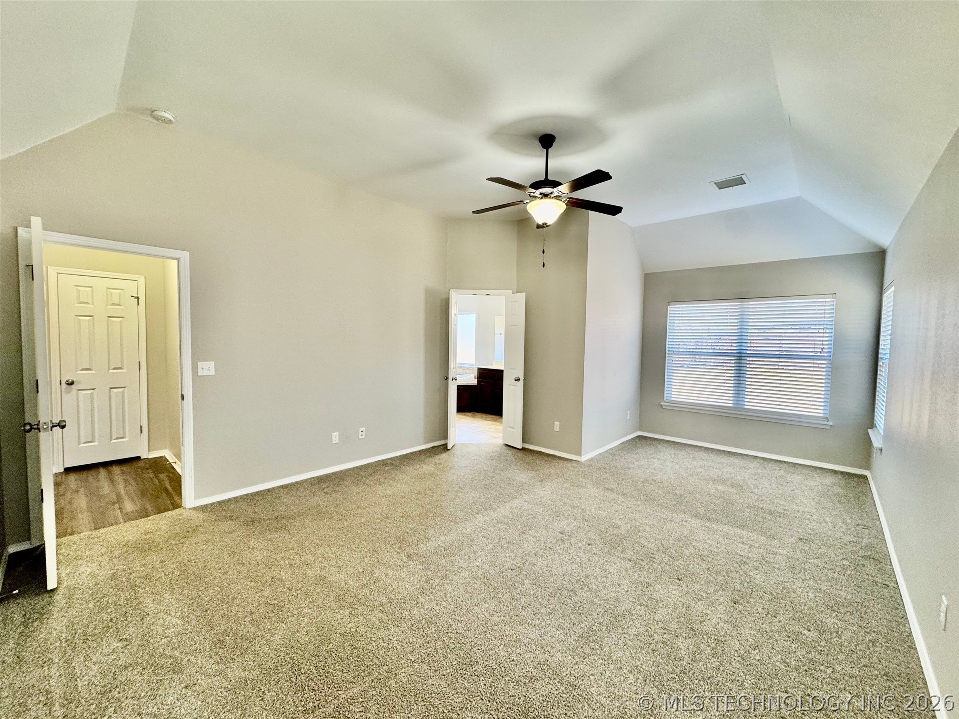 4405 N Oak Avenue Property Photo 22