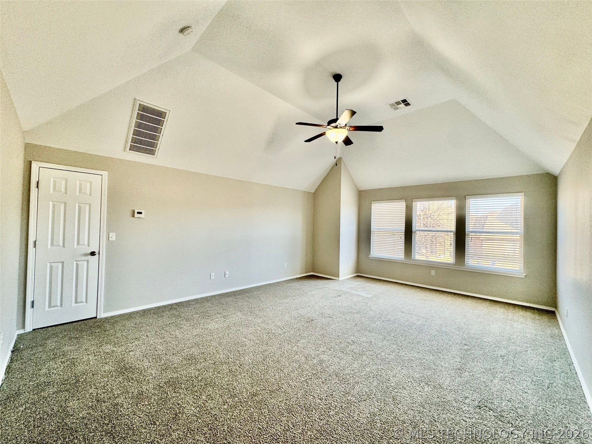 4405 N Oak Avenue Property Photo 23