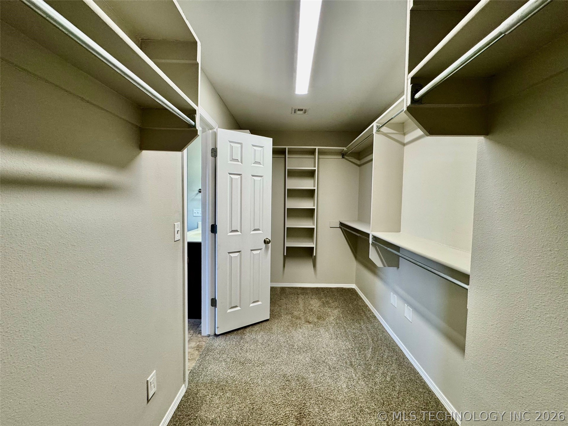 4405 N Oak Avenue Property Photo 28