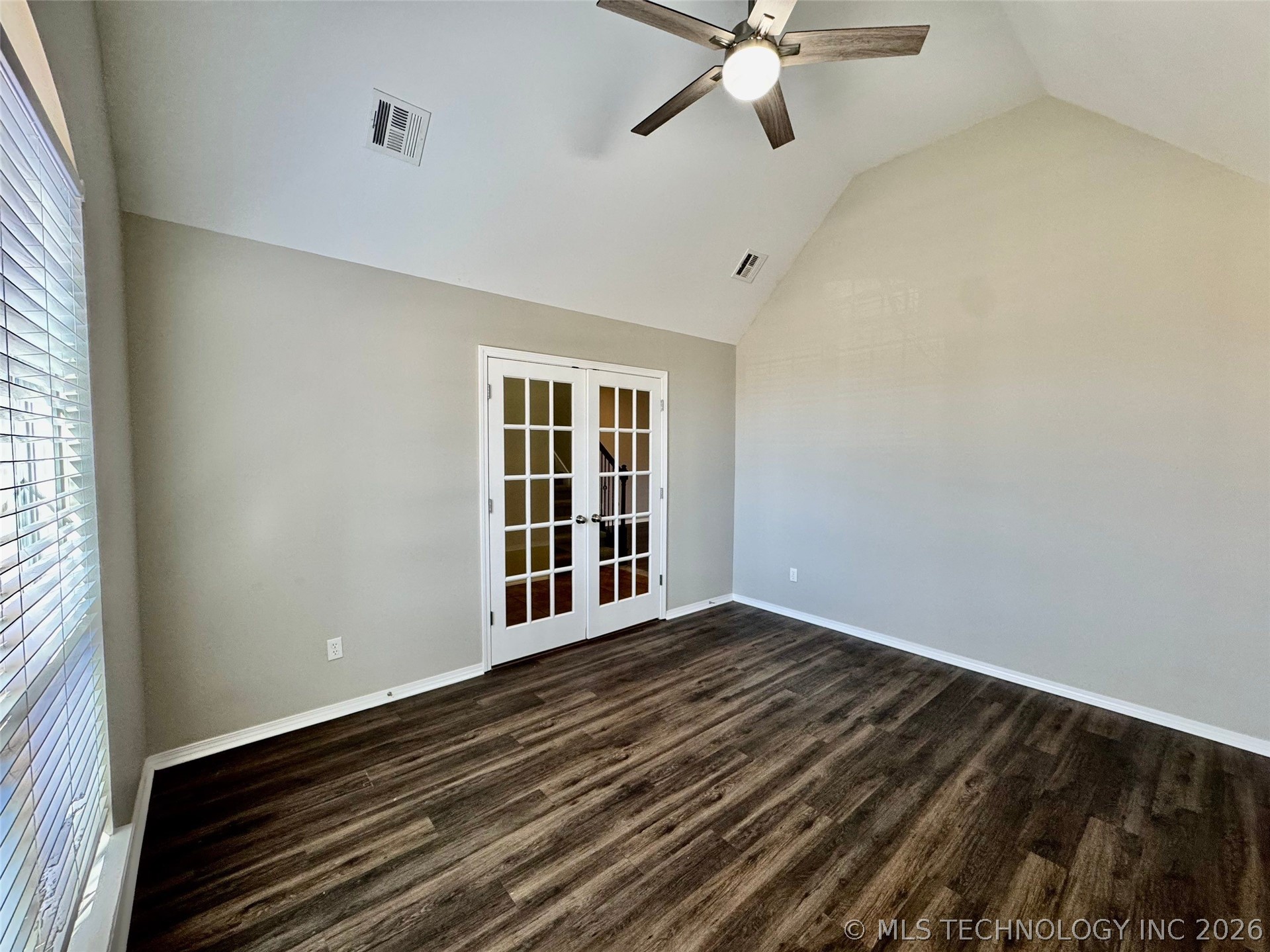 4405 N Oak Avenue Property Photo 29