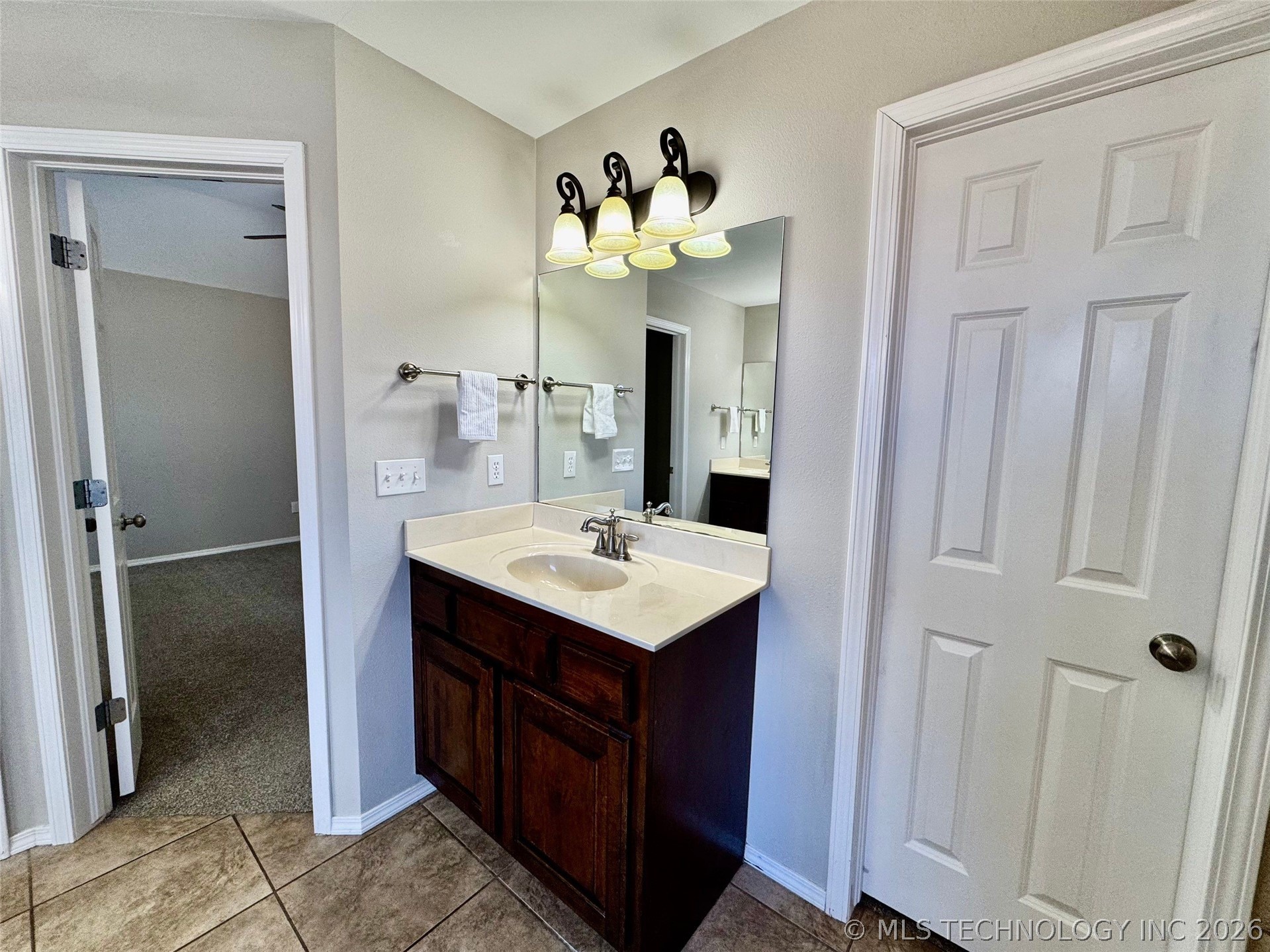4405 N Oak Avenue Property Photo 37
