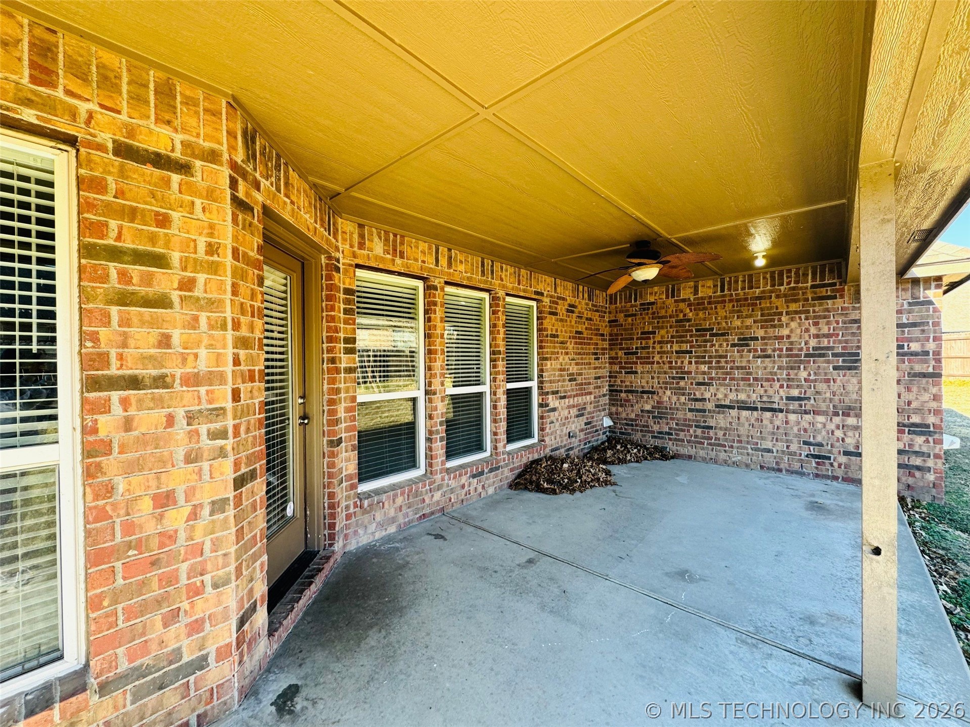 4405 N Oak Avenue Property Photo 44