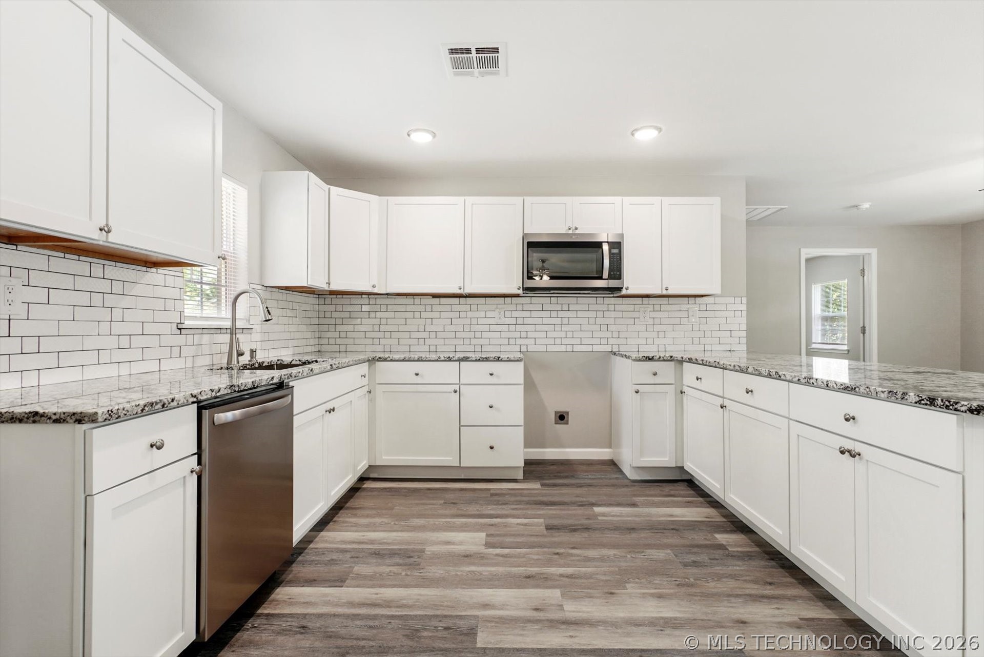 407 N Forest Street Property Photo 14