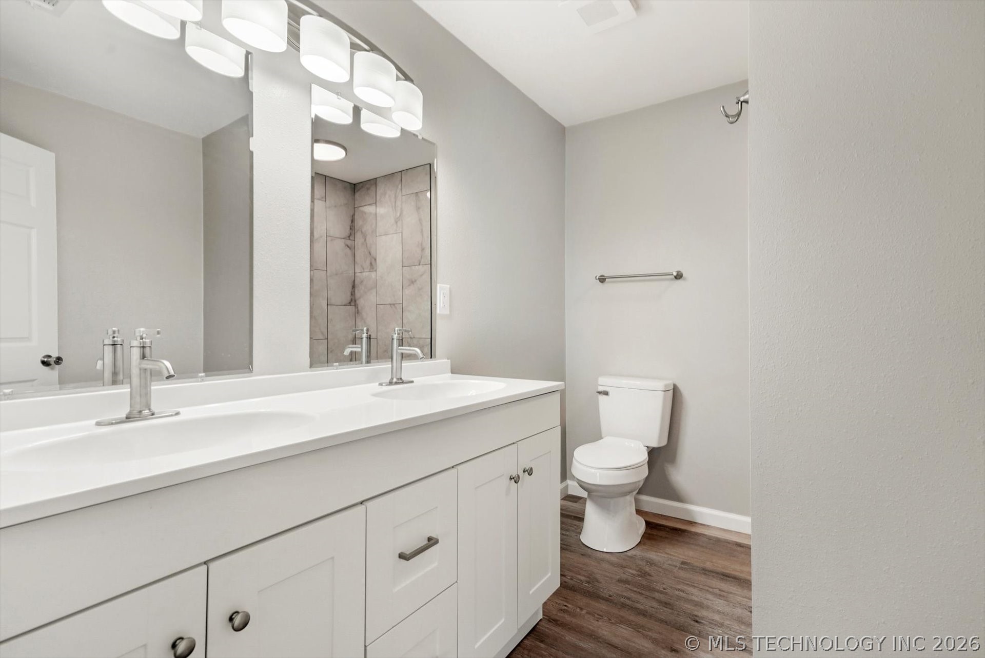 407 N Forest Street Property Photo 15