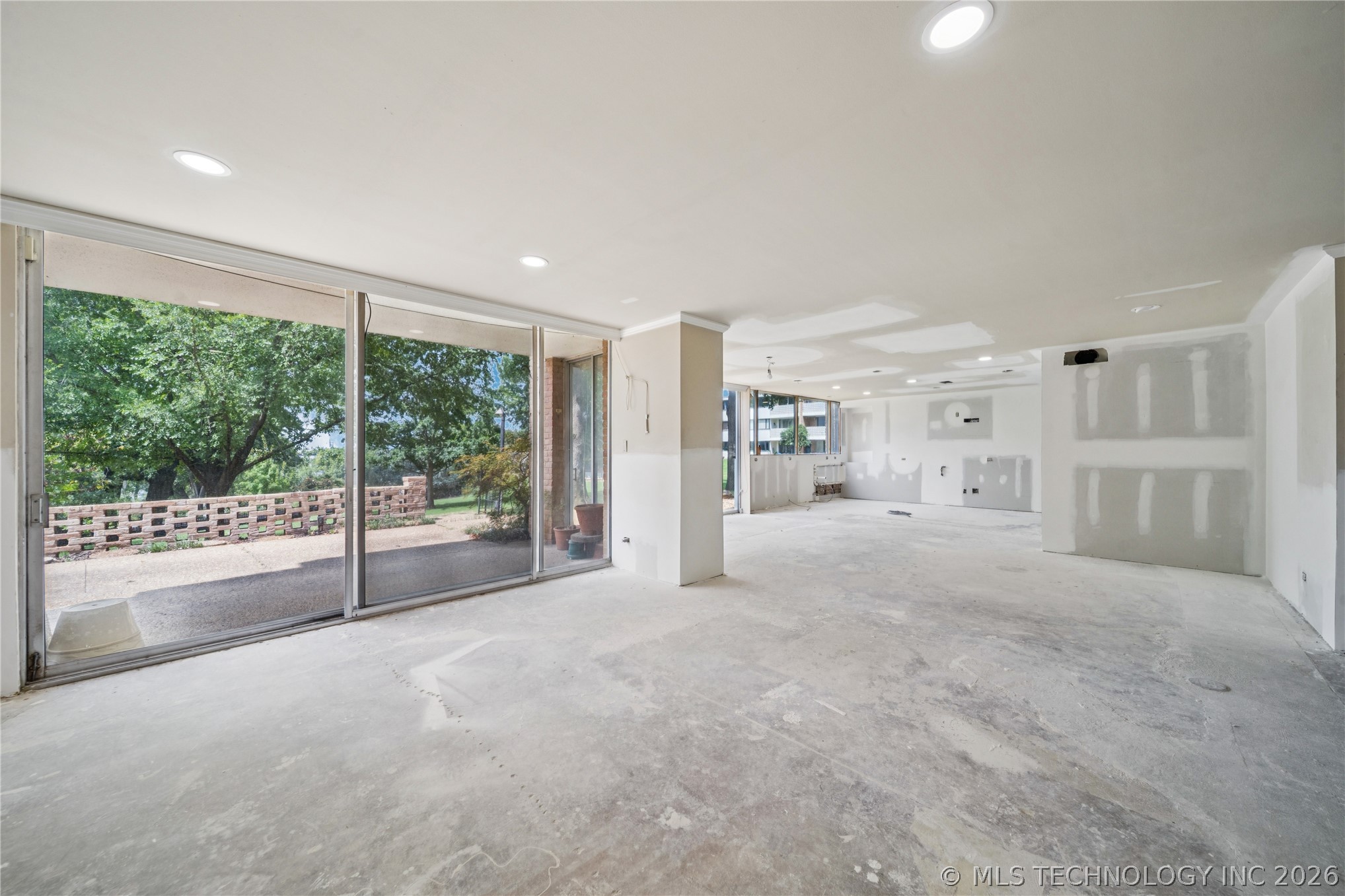 611 W 15th Street A-1 Property Photo 11