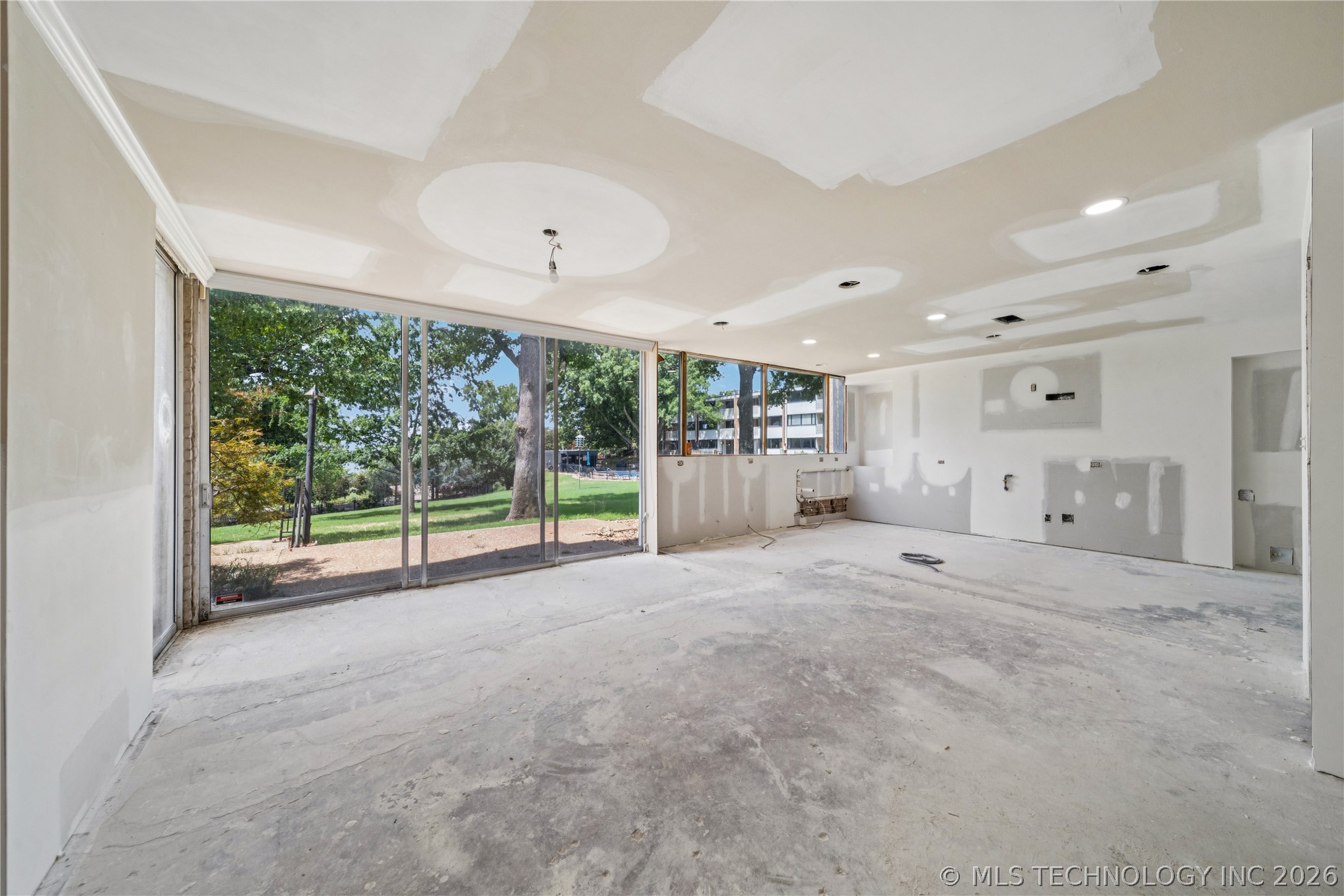 611 W 15th Street A-1 Property Photo 13