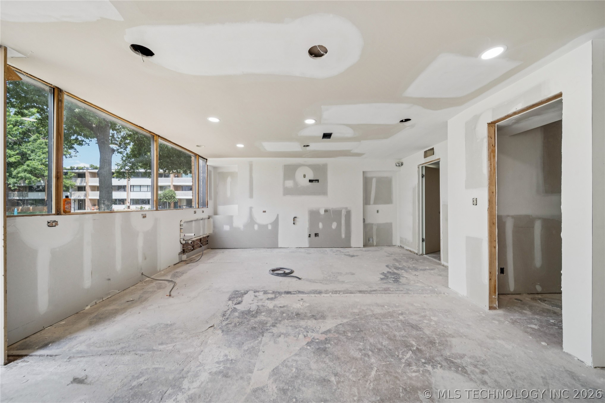 611 W 15th Street A-1 Property Photo 14