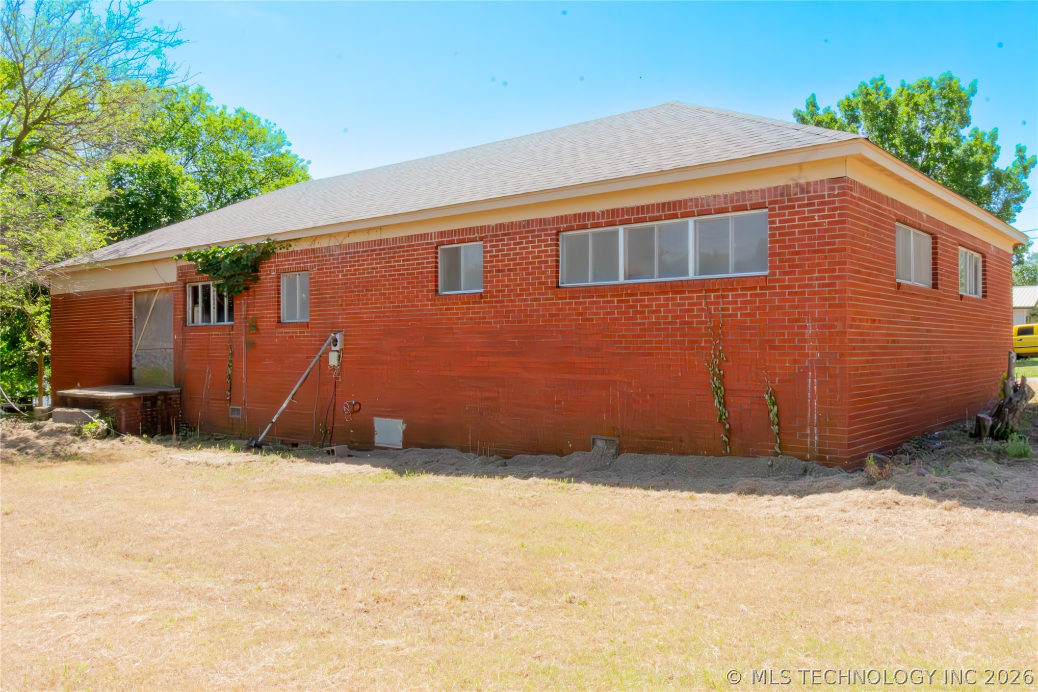 205 W Oak Street Property Photo 3