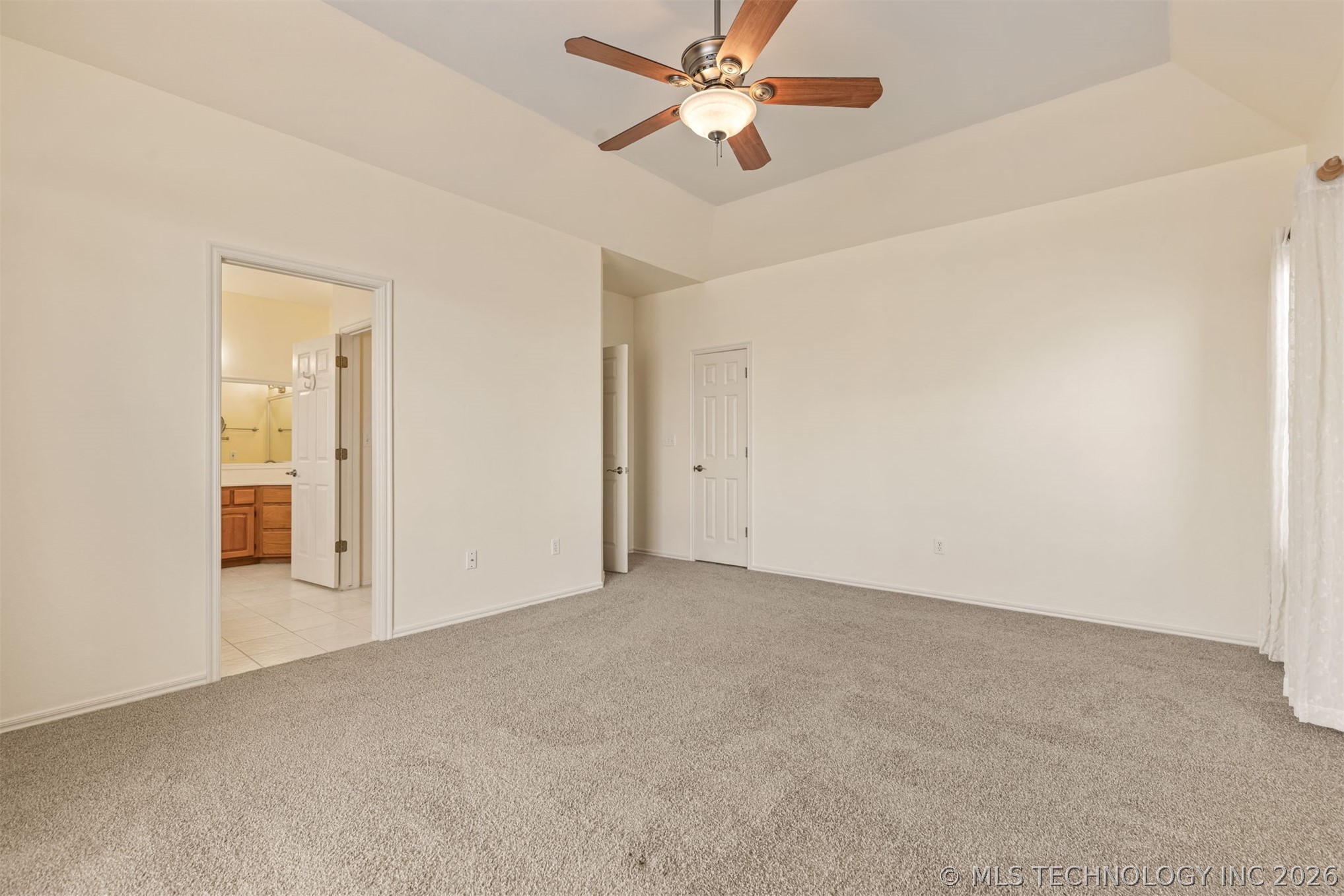 7916 N 125th East Avenue Property Photo 22