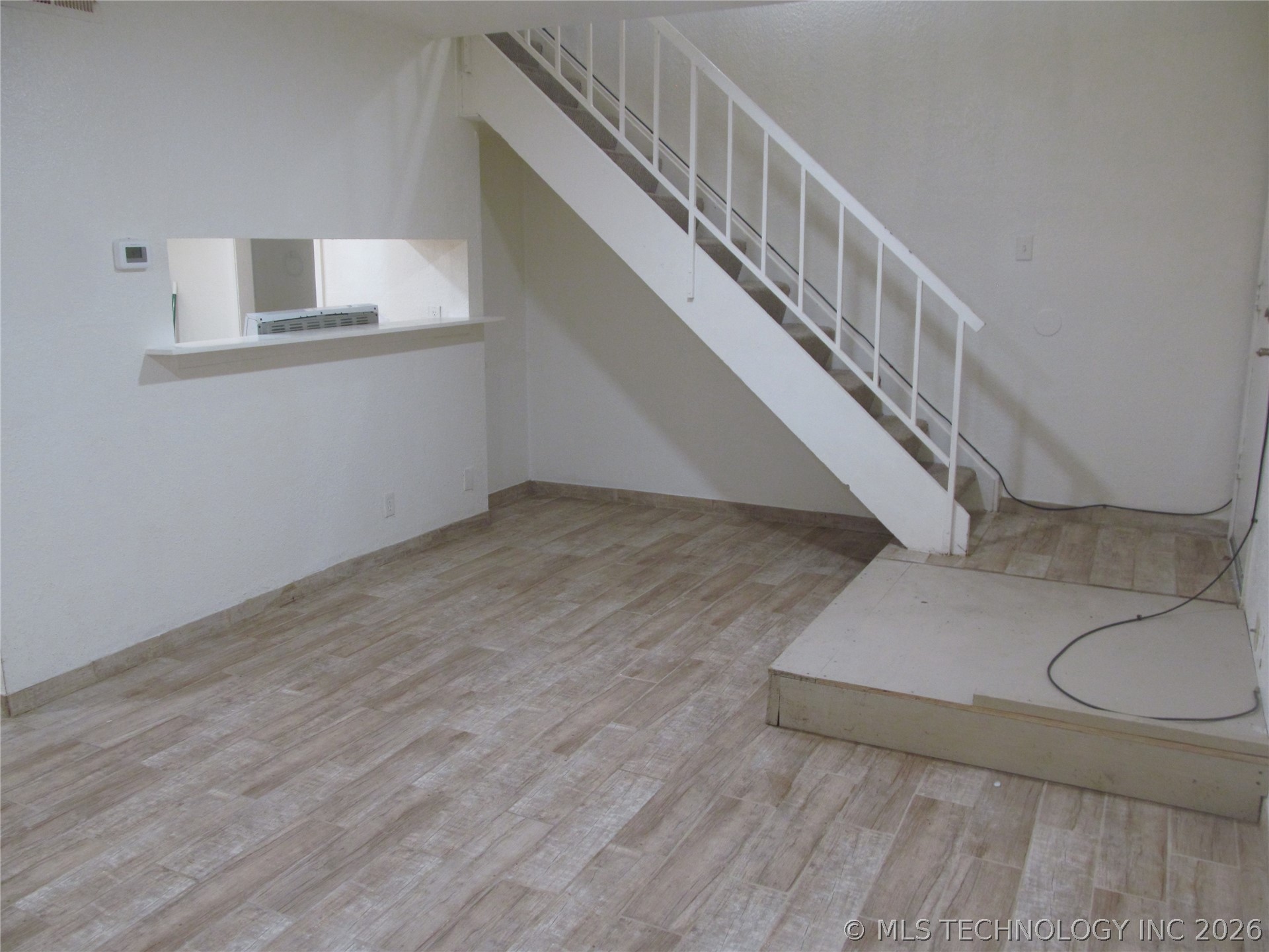 6618 S Zunis Avenue 210 Property Photo 3
