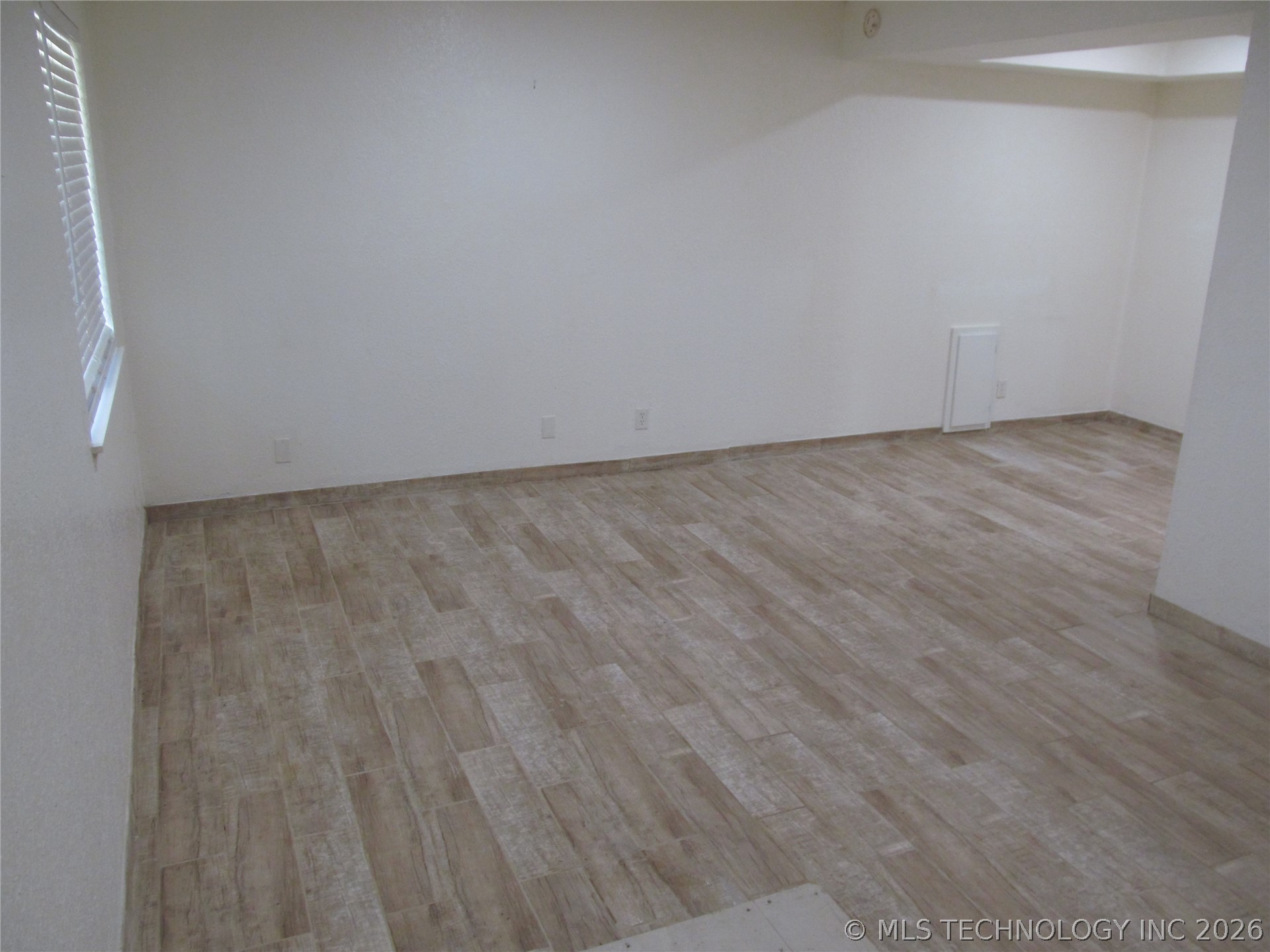 6618 S Zunis Avenue 210 Property Photo 4