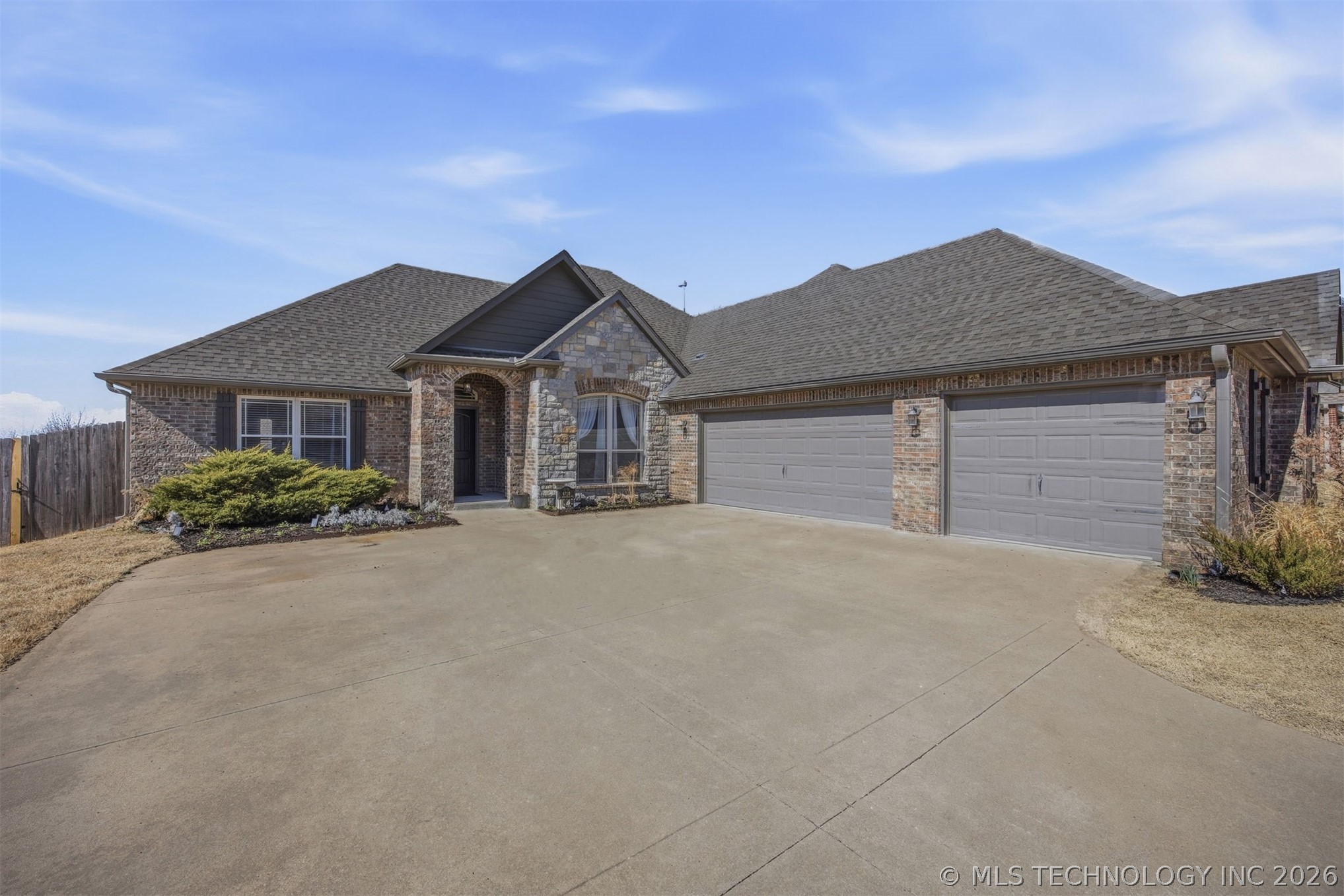 4708 N Narcissus Avenue Property Photo 1